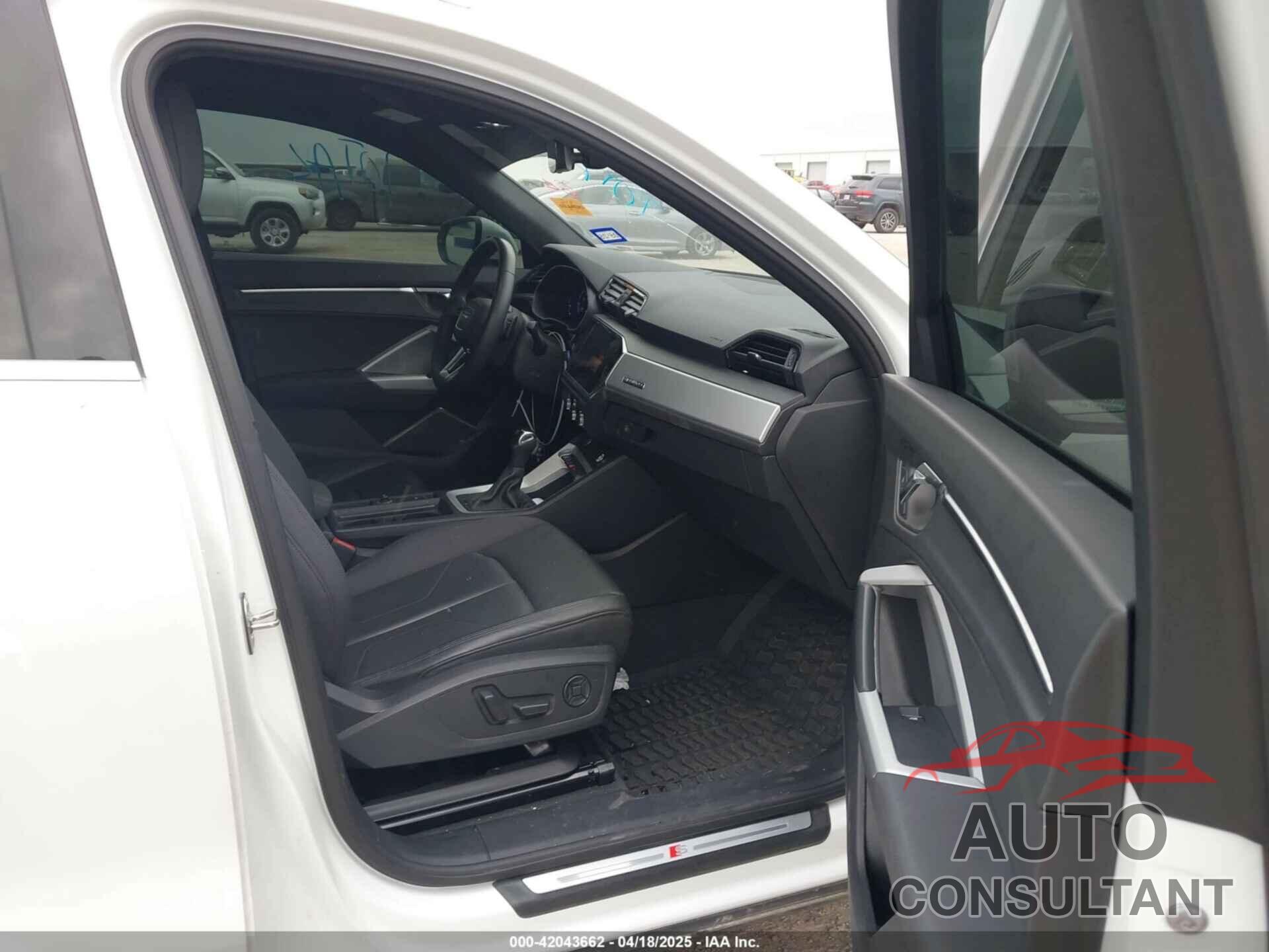 AUDI Q3 2021 - WA1DECF31M1024386