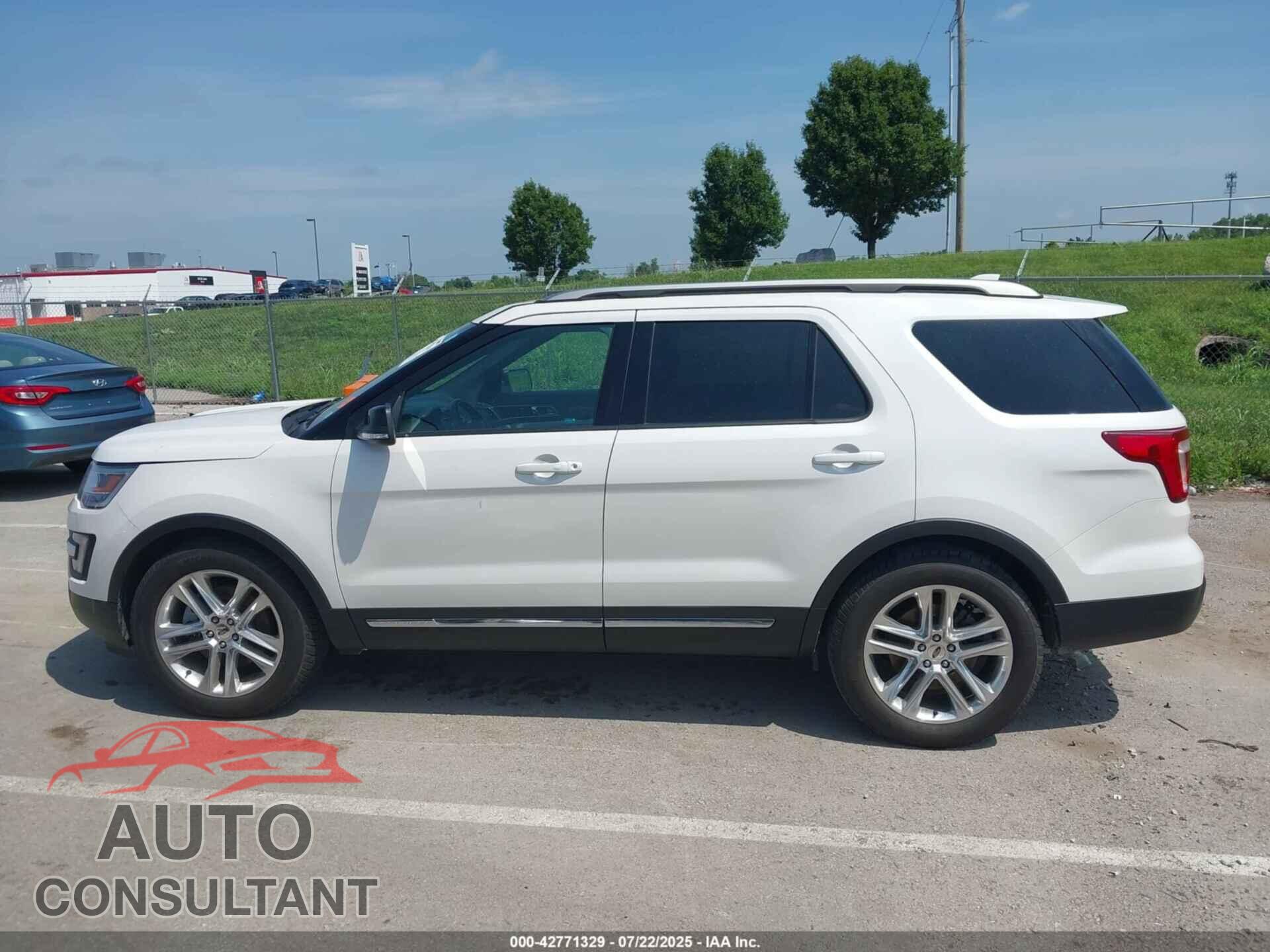 FORD EXPLORER 2017 - 1FM5K7D85HGD54247