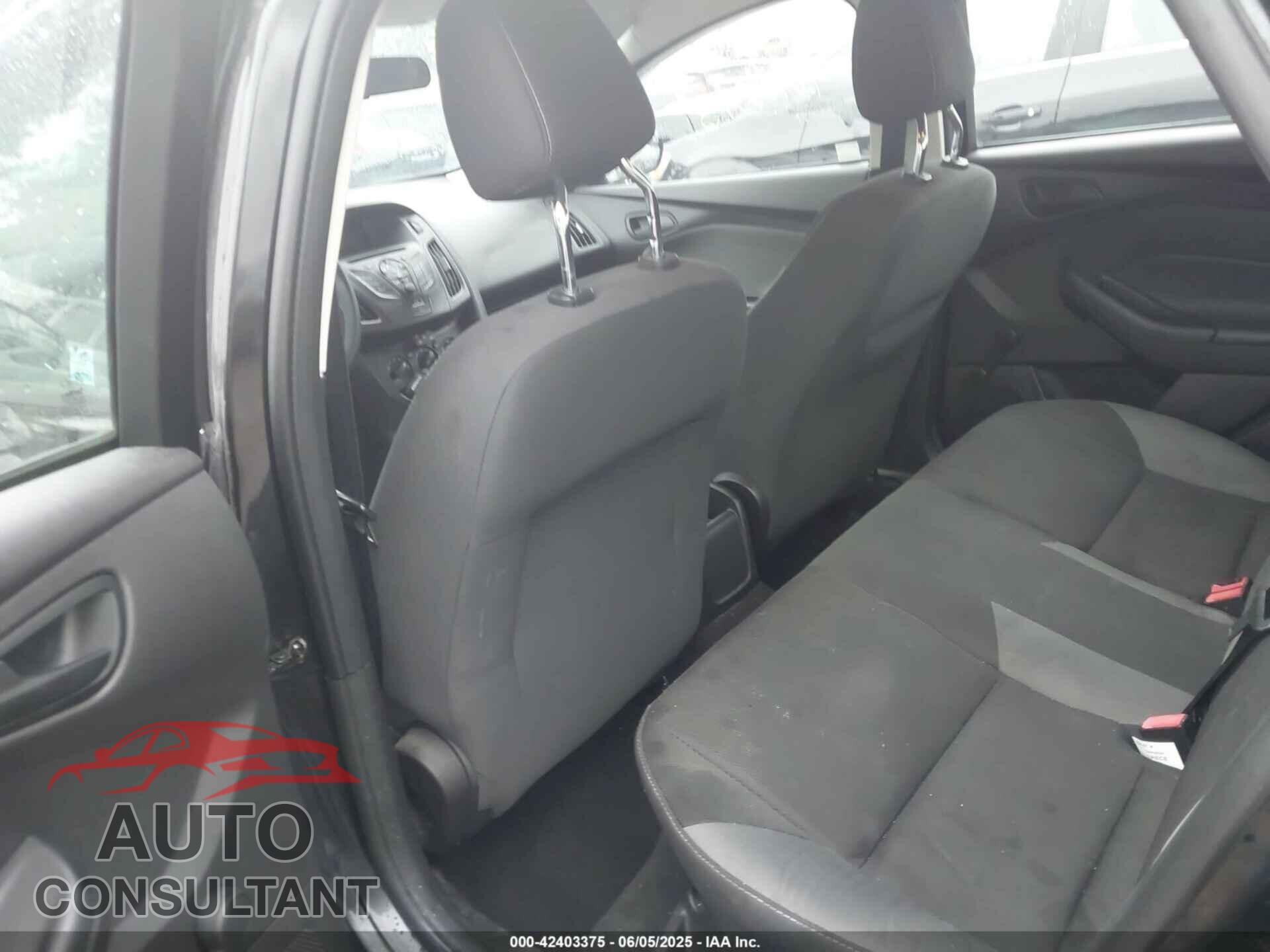 FORD FOCUS 2014 - 1FADP3E25EL142302