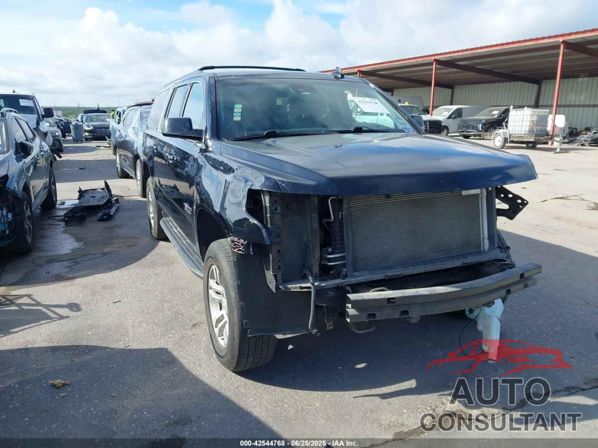CHEVROLET SUBURBAN 2017 - 1GNSCHKC8HR233807