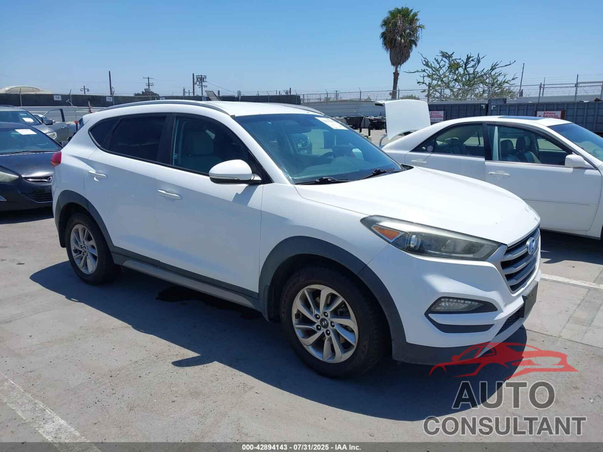 HYUNDAI TUCSON 2017 - KM8J33A27HU333115