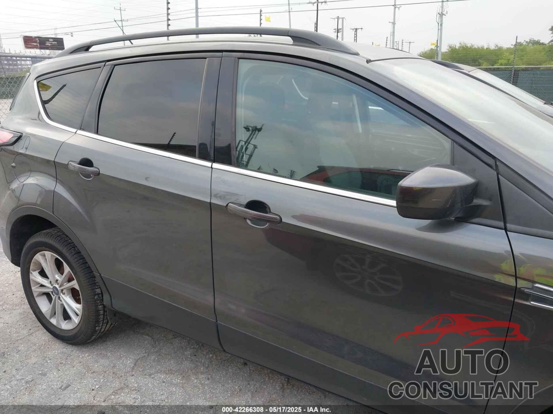 FORD ESCAPE 2018 - 1FMCU0GD3JUD19036