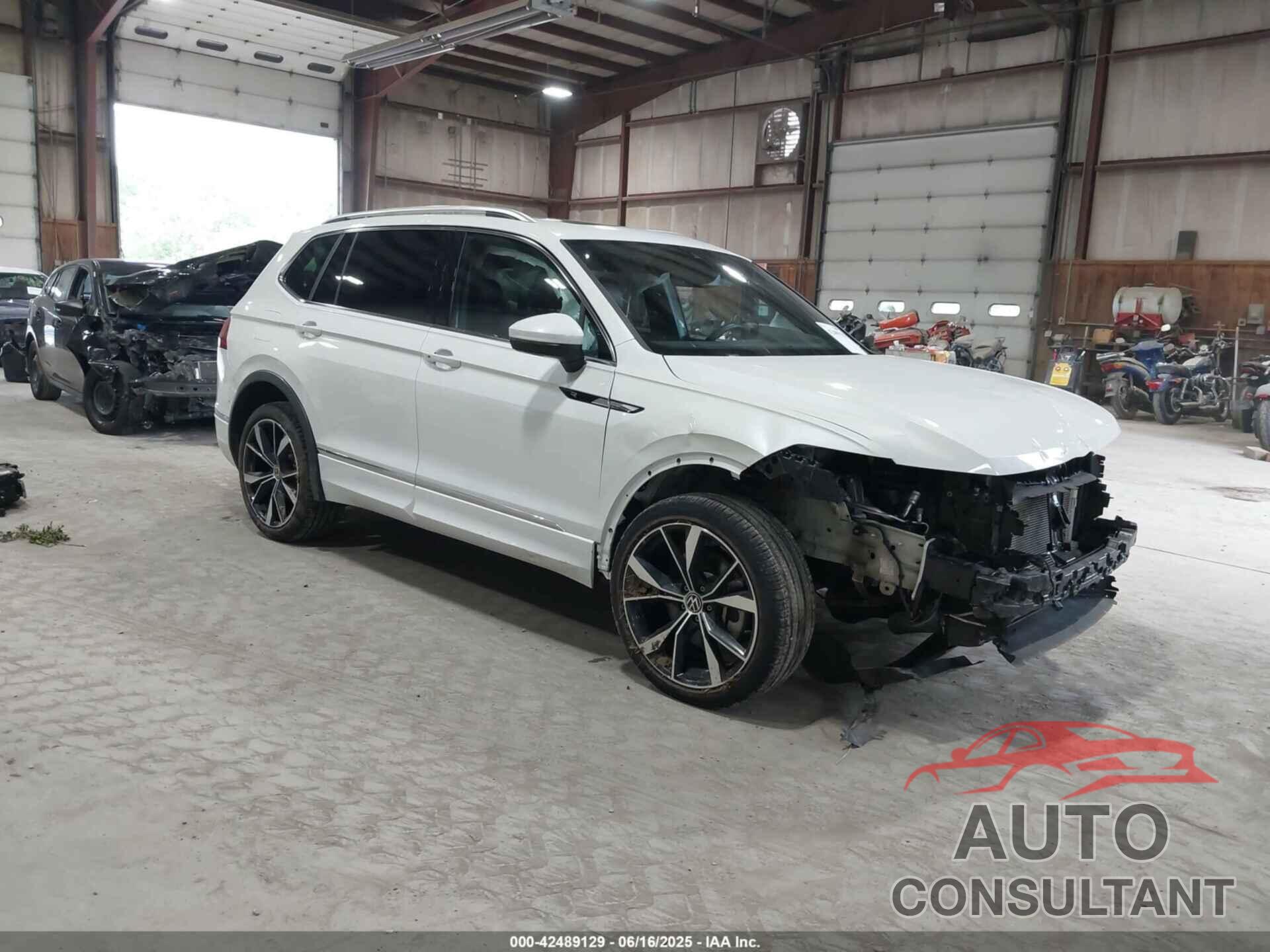 VOLKSWAGEN TIGUAN 2023 - 3VV4B7AX8PM122002