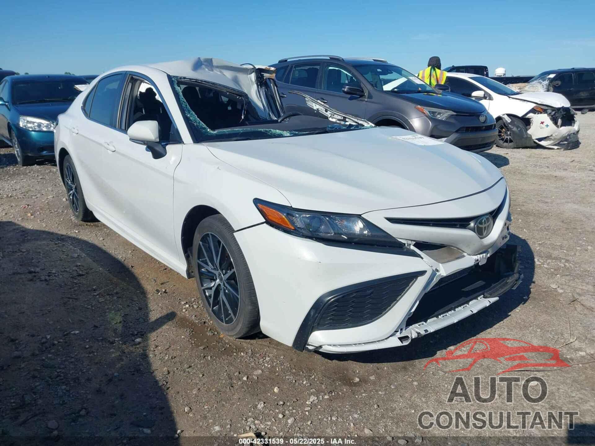TOYOTA CAMRY 2023 - 4T1G11AK2PU155925