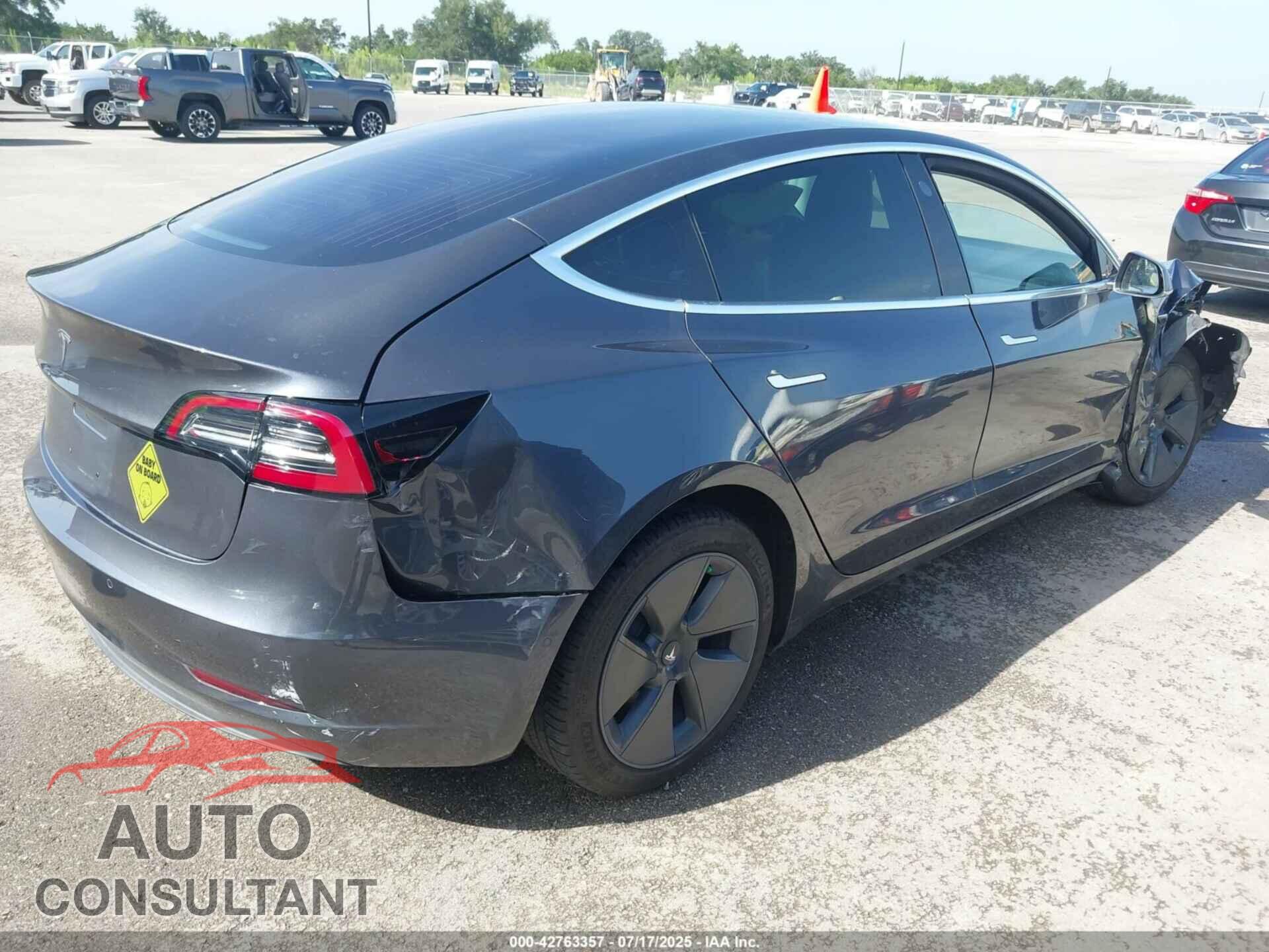 TESLA MODEL 3 2018 - 5YJ3E1EA0JF006941