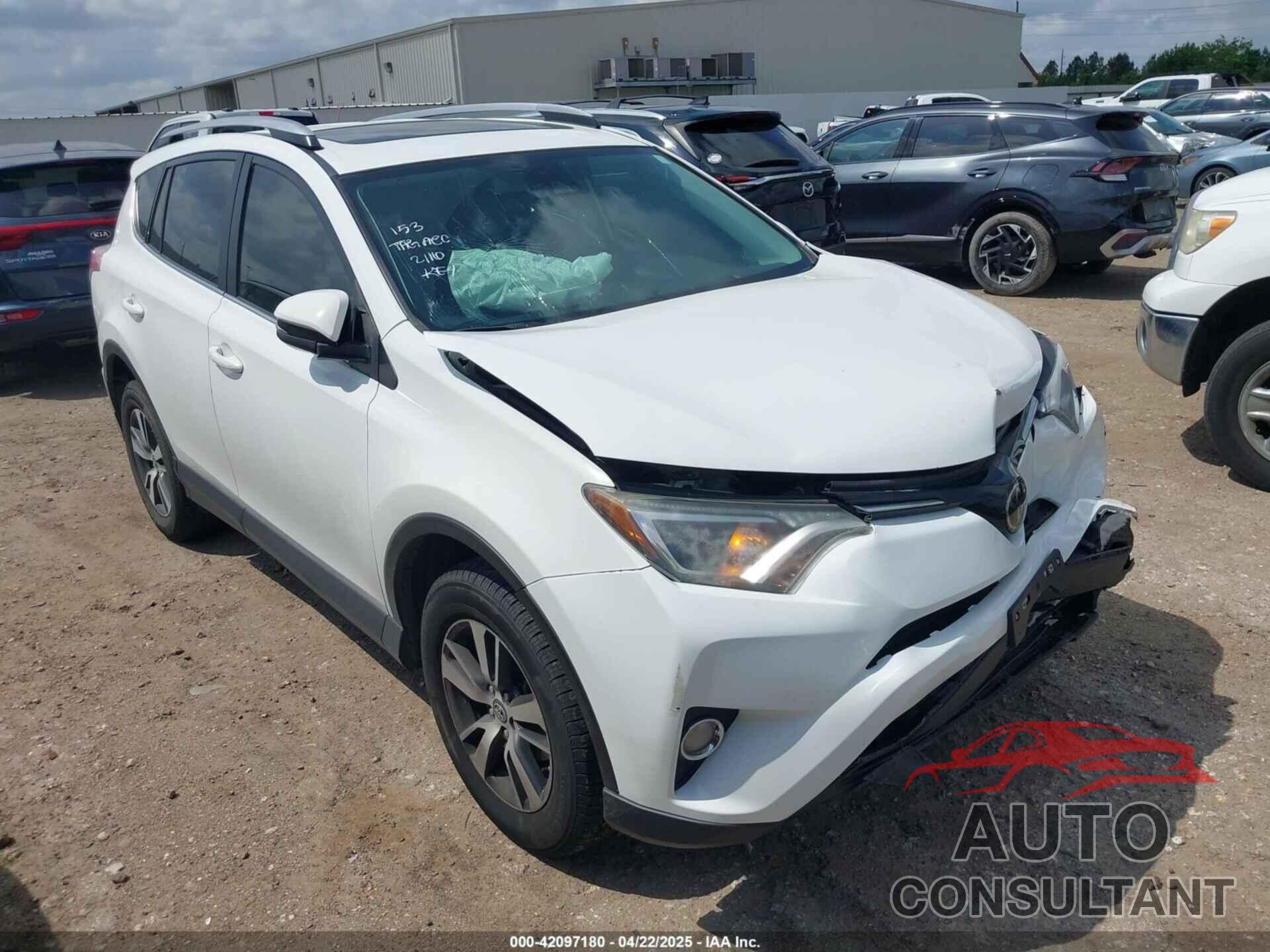TOYOTA RAV4 2017 - JTMWFREV8HJ118885