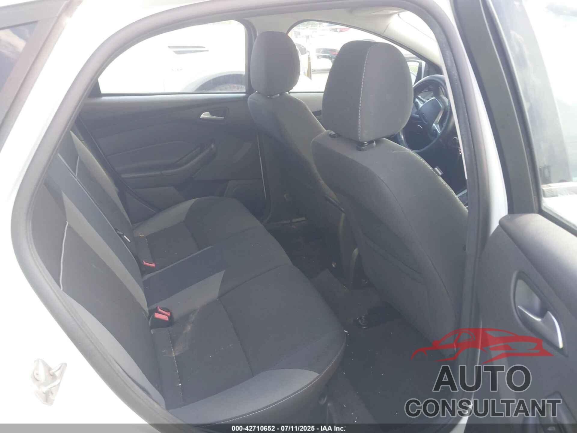 FORD FOCUS 2014 - 1FADP3K22EL322664