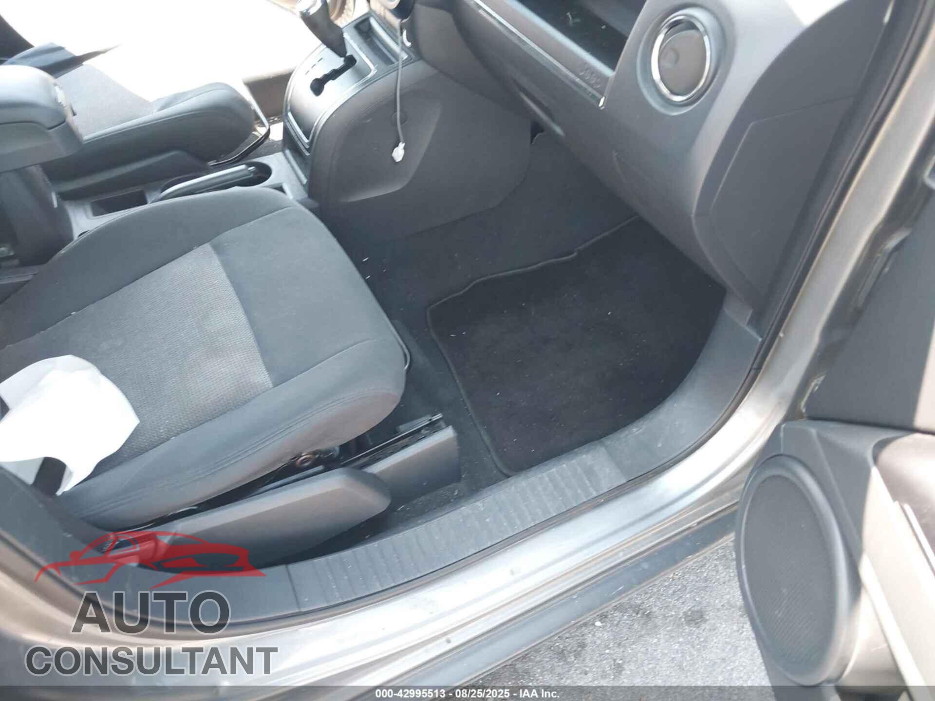 JEEP COMPASS 2011 - 1J4NT1FA9BD245856