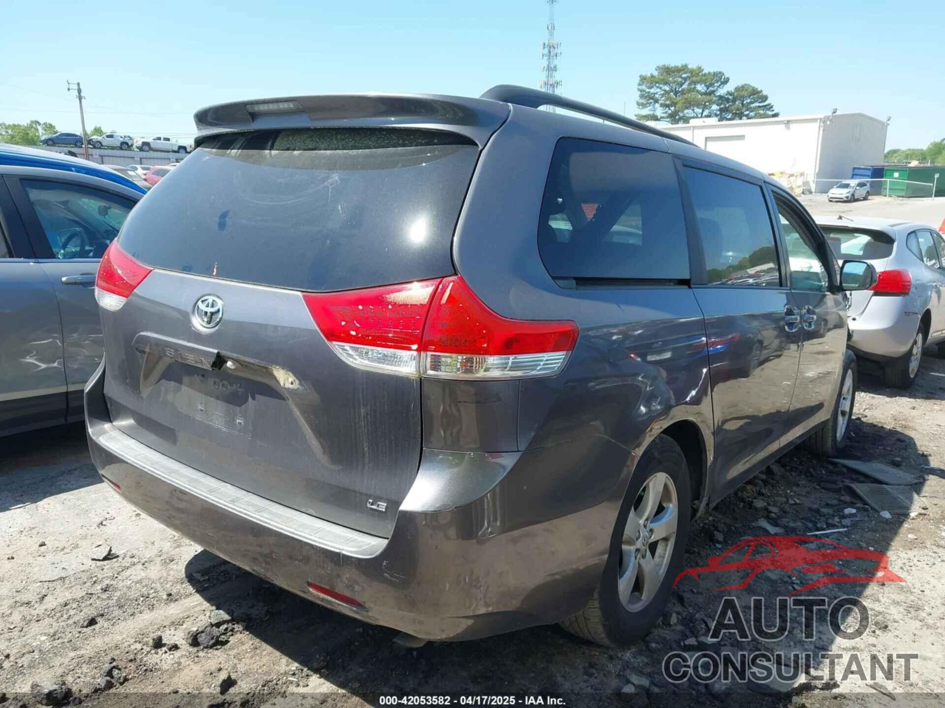 TOYOTA SIENNA 2011 - 5TDKK3DC3BS112980