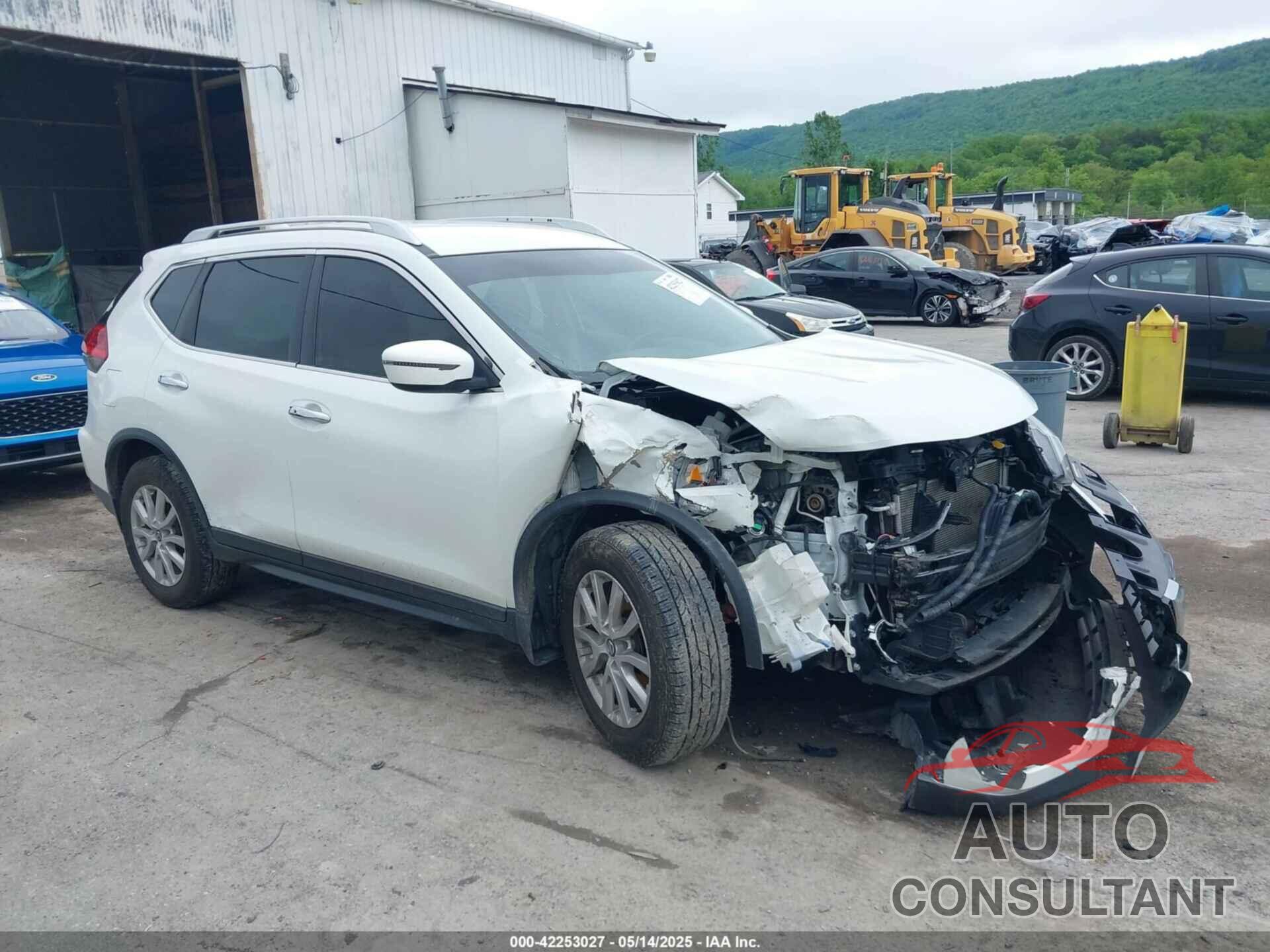 NISSAN ROGUE 2017 - KNMAT2MV2HP528364