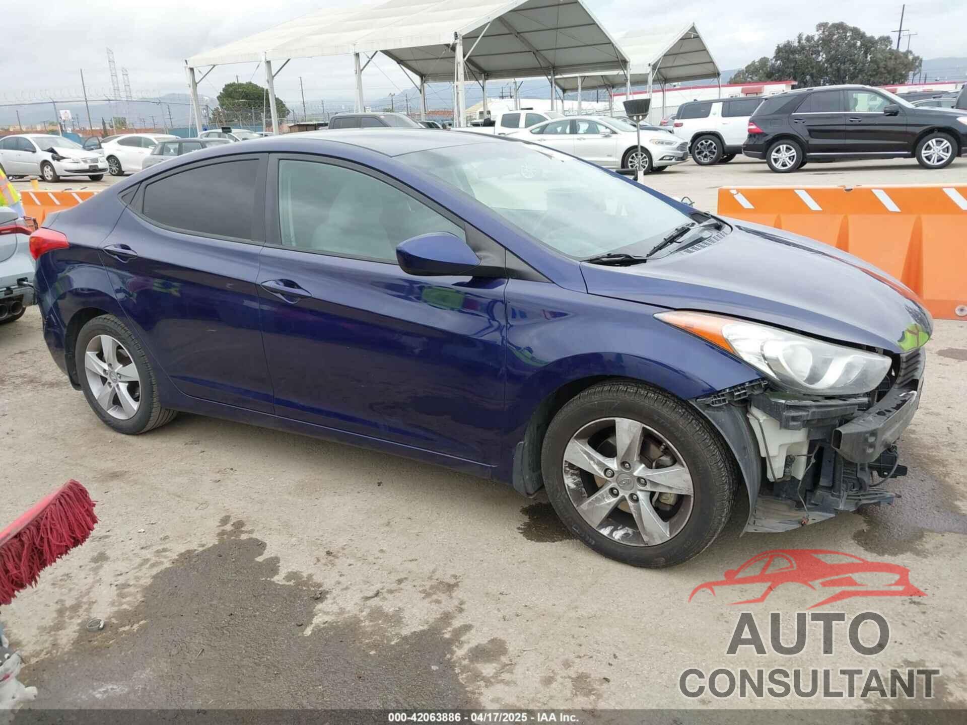 HYUNDAI ELANTRA 2013 - 5NPDH4AE3DH379953
