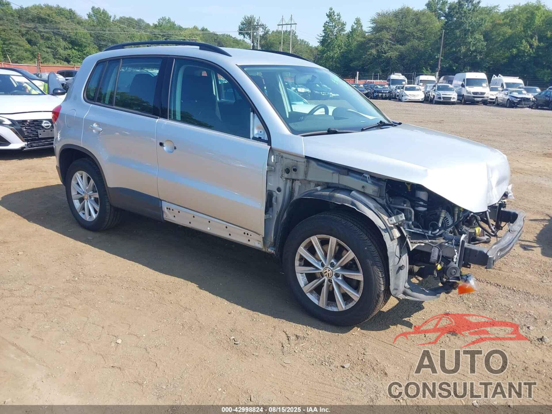 VOLKSWAGEN TIGUAN LIMITED 2018 - WVGAV7AX1JK004473