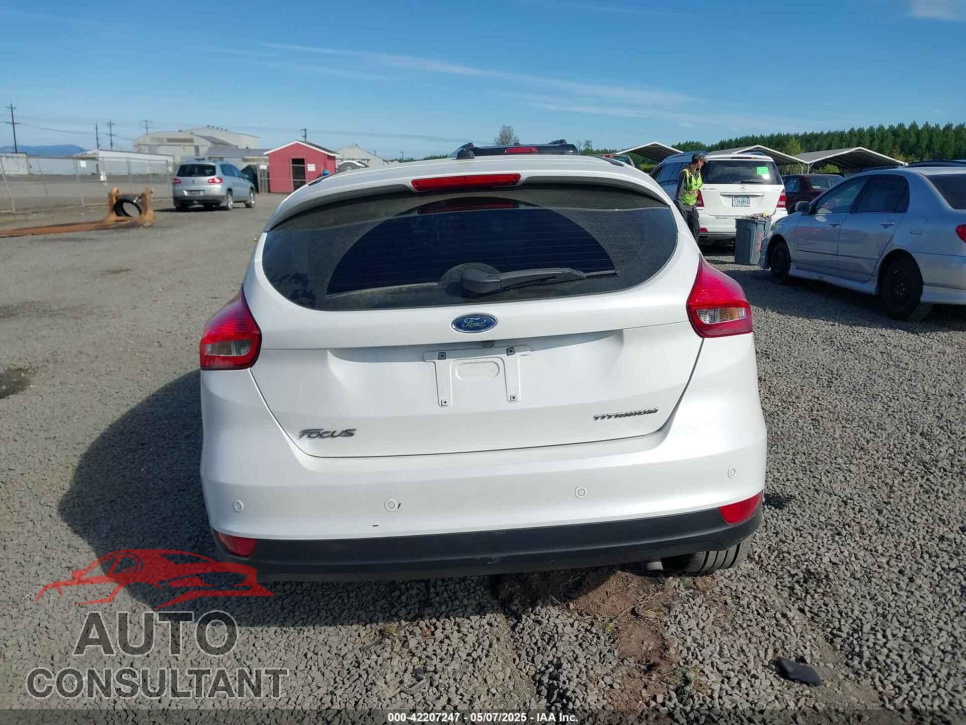 FORD FOCUS 2017 - 1FADP3N24HL308751