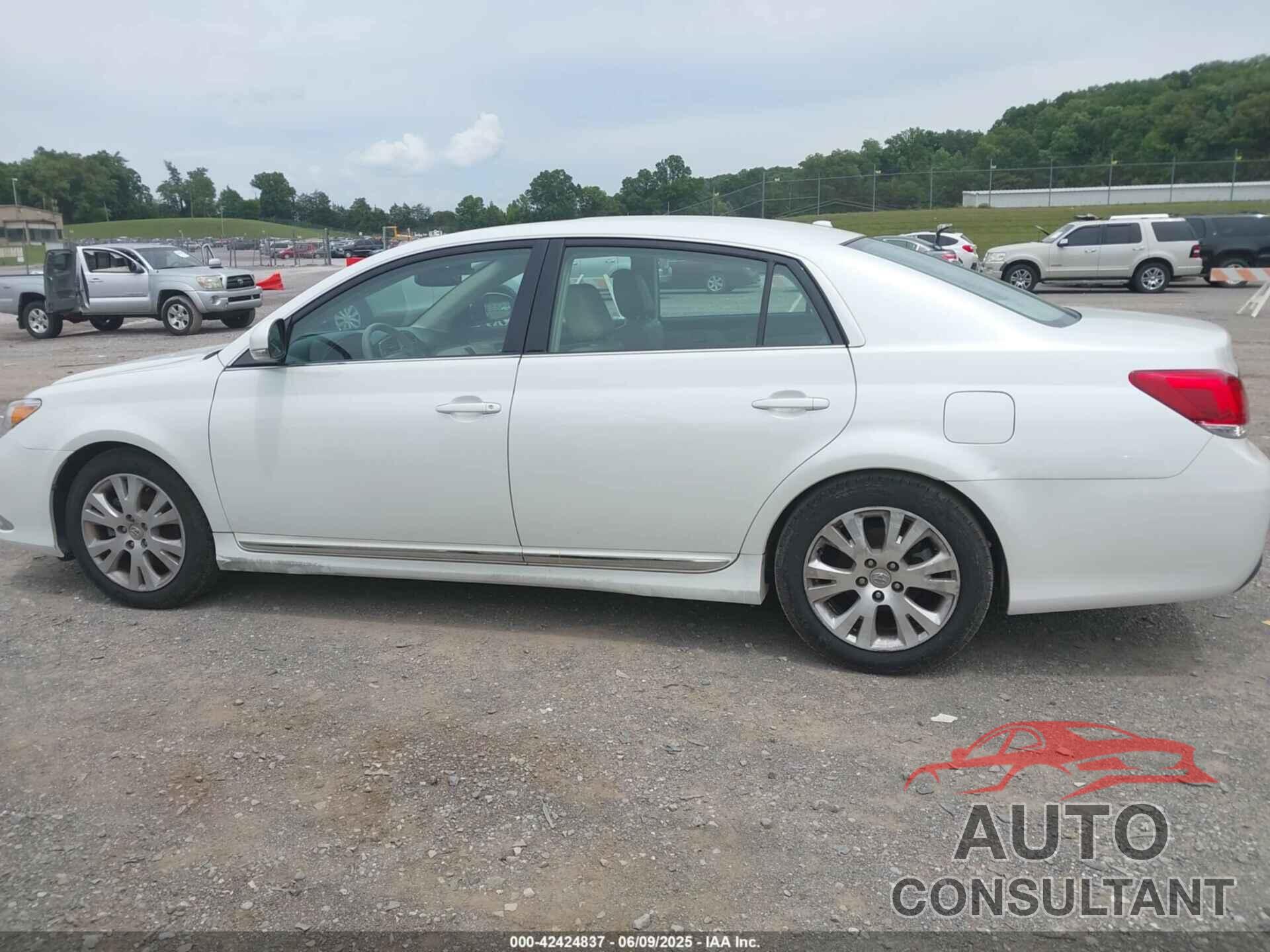 TOYOTA AVALON 2011 - 4T1BK3DB9BU384433