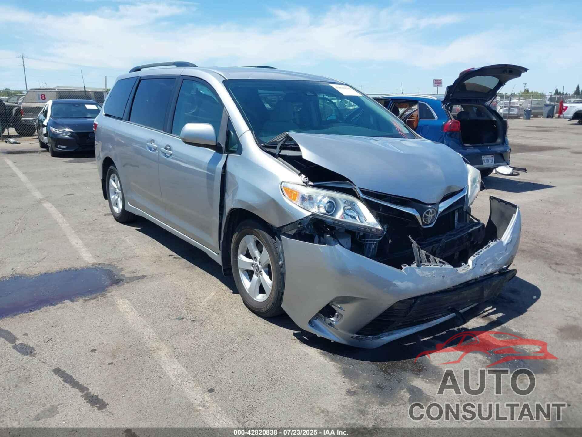 TOYOTA SIENNA 2018 - 5TDKZ3DC3JS908591