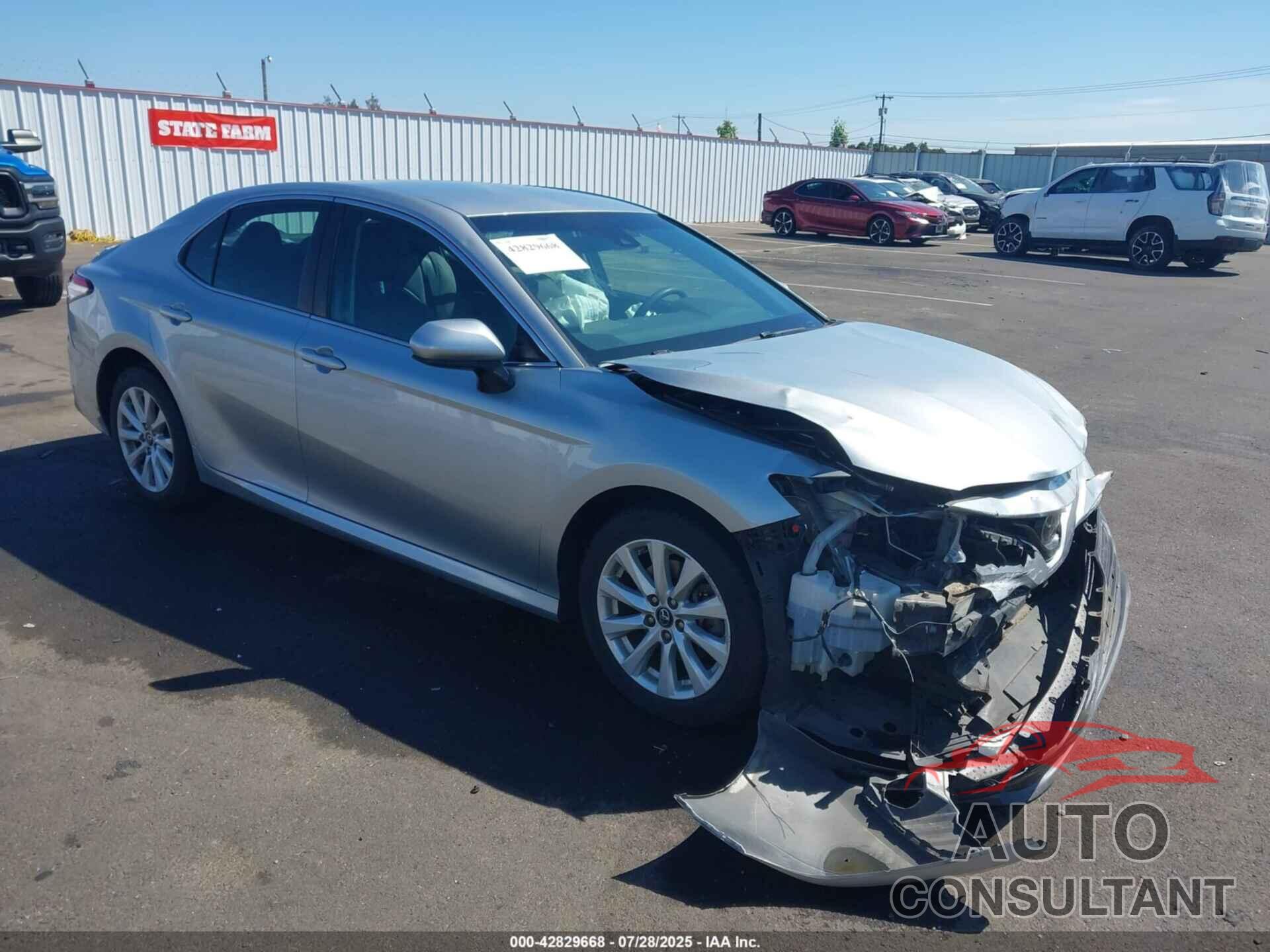 TOYOTA CAMRY 2018 - 4T1B11HK1JU605605