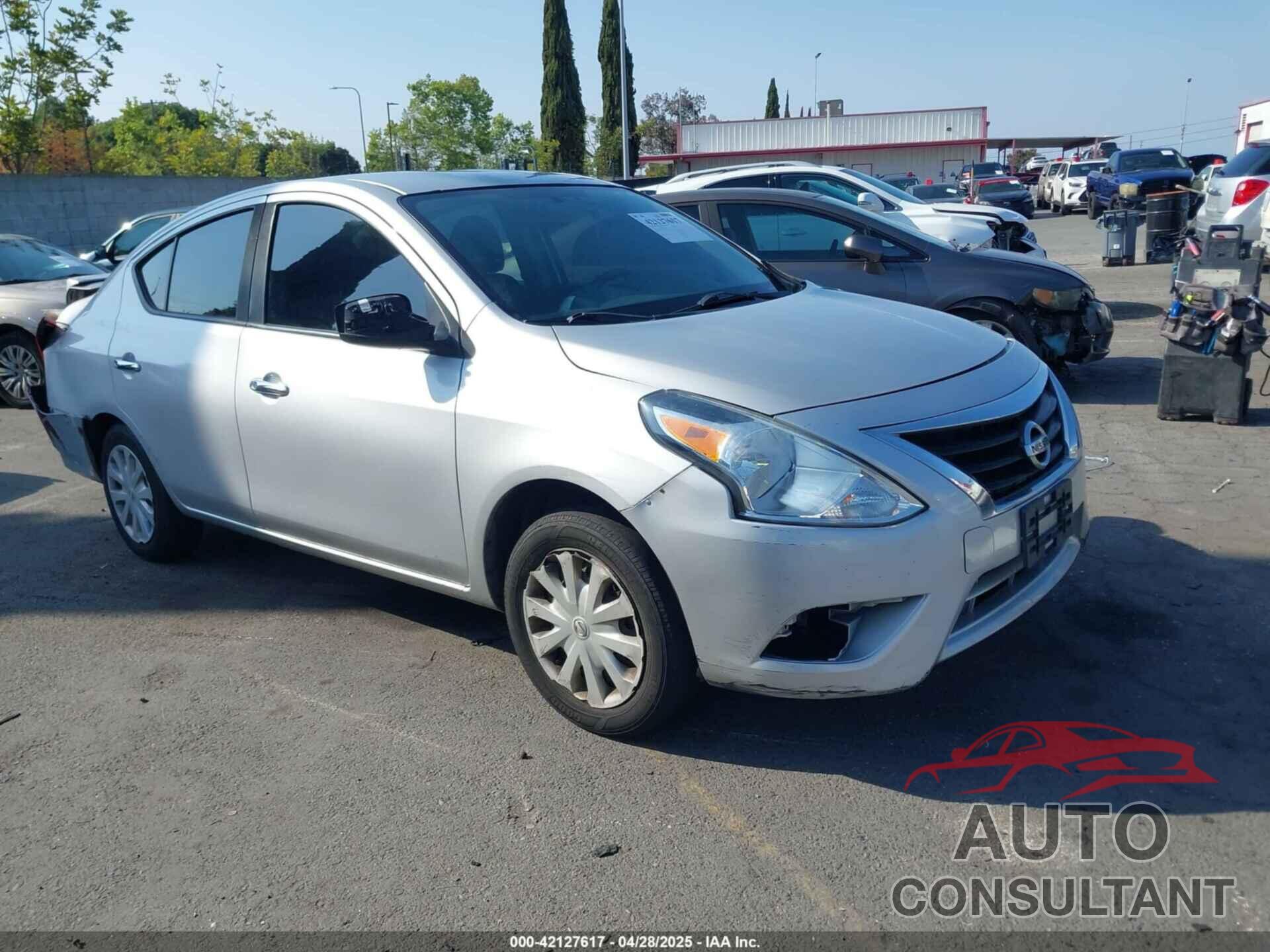 NISSAN VERSA 2019 - 3N1CN7AP2KL843581