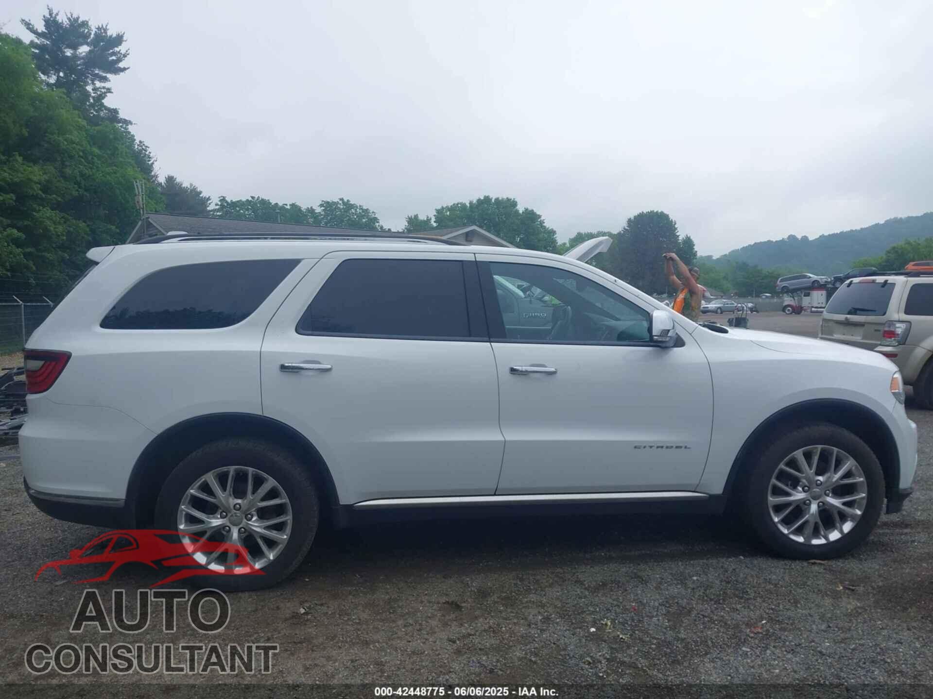 DODGE DURANGO 2015 - 1C4SDJET4FC688548