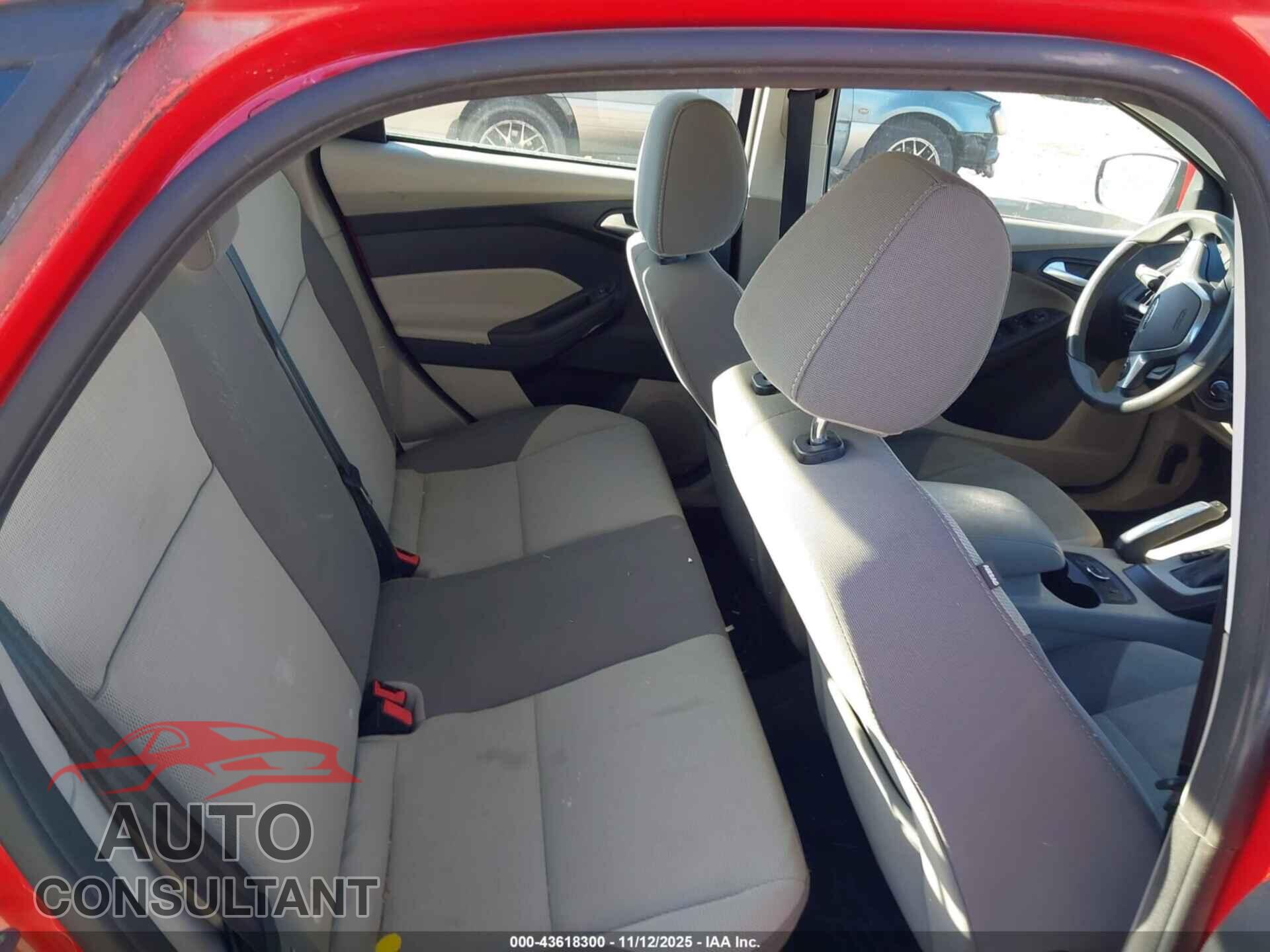 FORD FOCUS 2014 - 1FADP3F23EL128123
