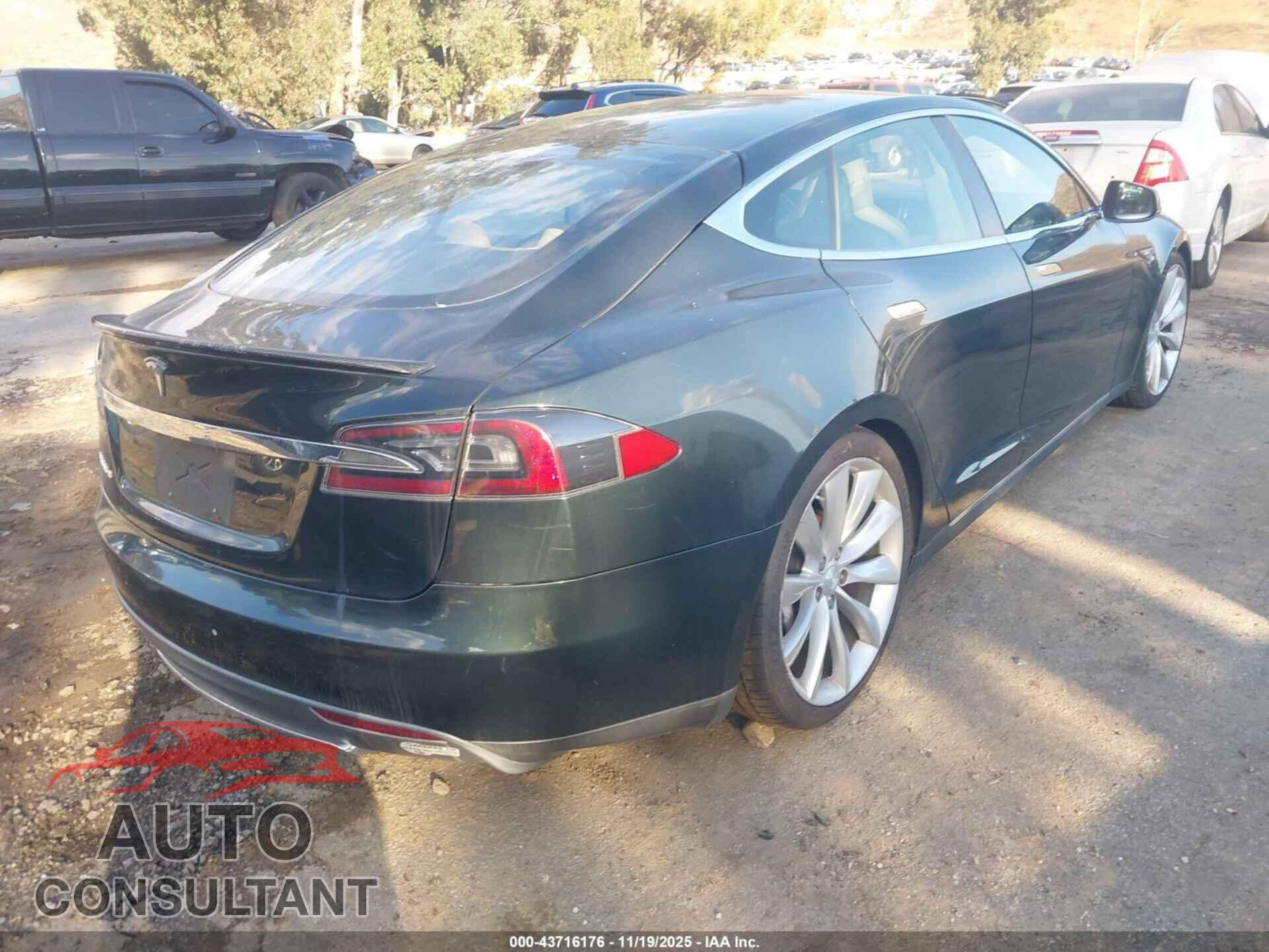 TESLA MODEL S 2013 - 5YJSA1DP0DFP04659