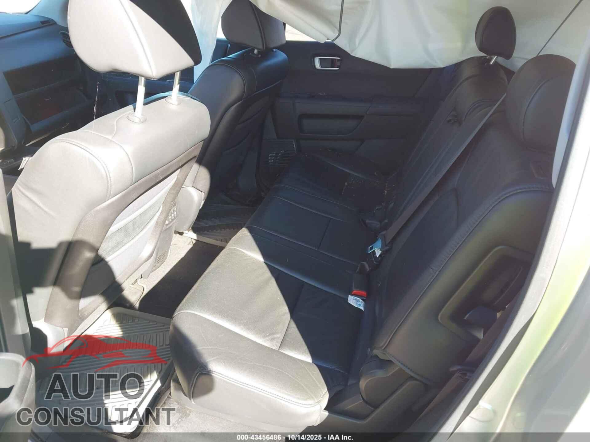 HONDA PILOT 2011 - 5FNYF4H61BB002071