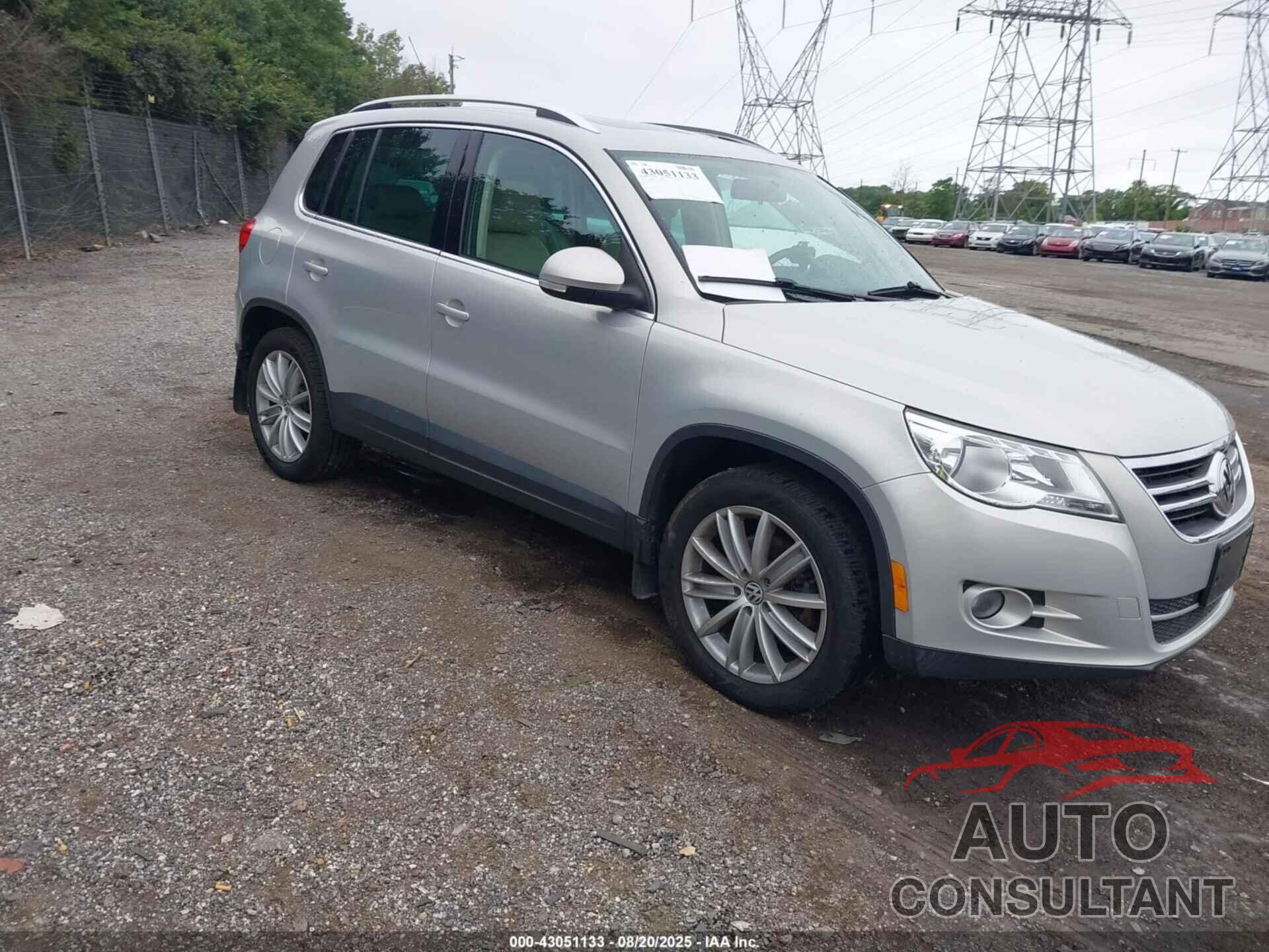 VOLKSWAGEN TIGUAN 2011 - WVGBV7AX0BW514599