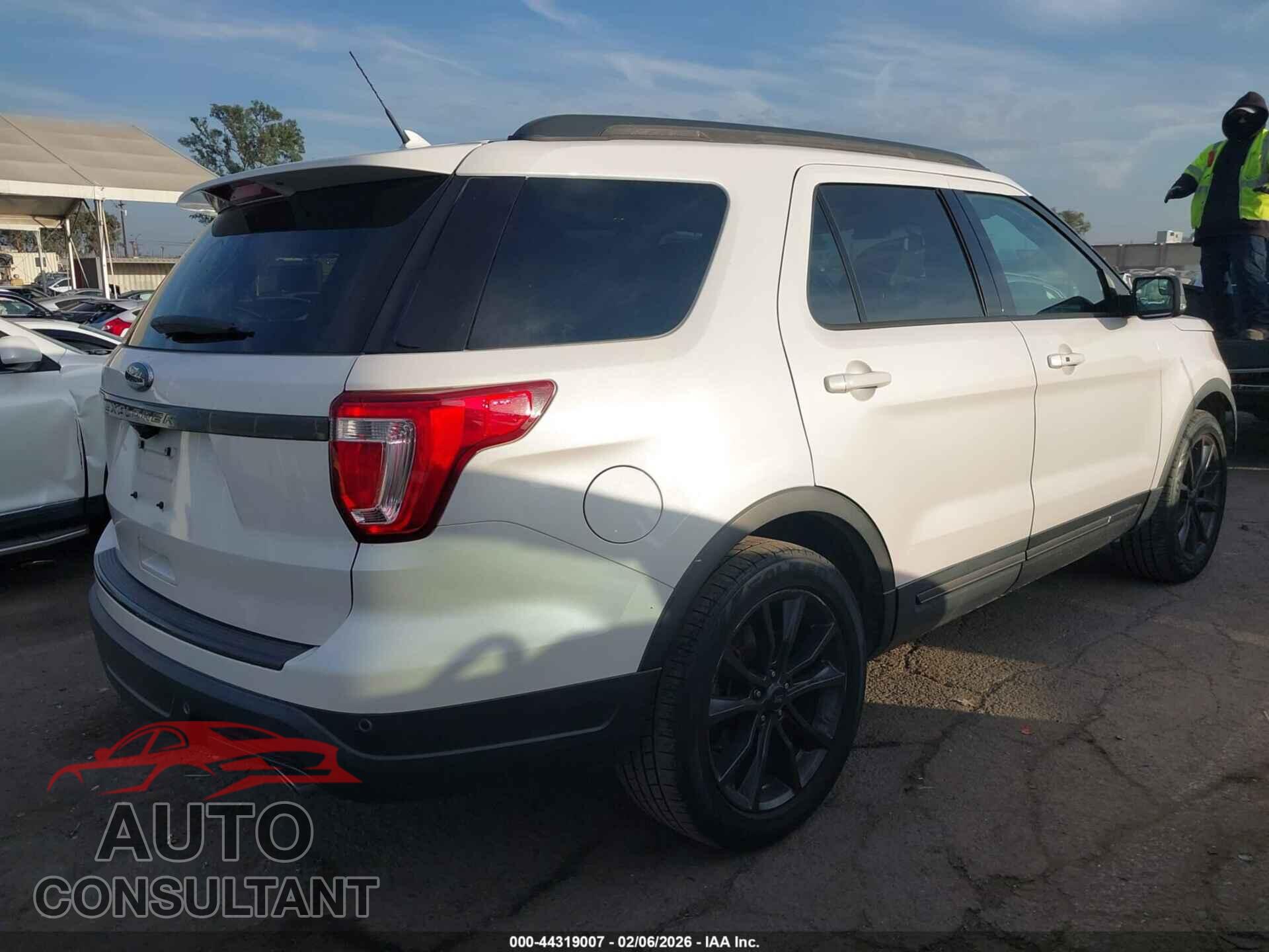 FORD EXPLORER 2018 - 1FM5K7D84JGB32207