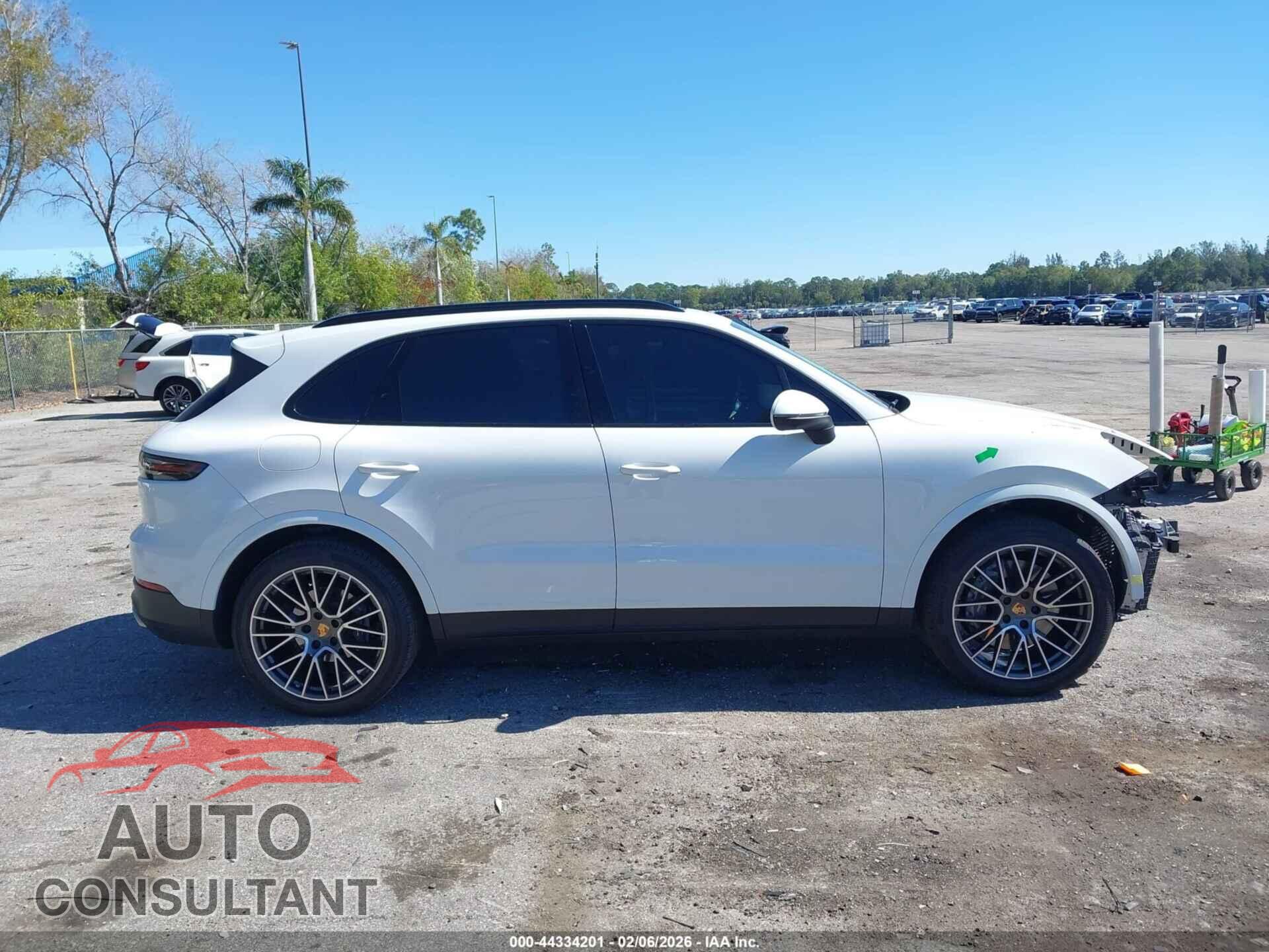PORSCHE CAYENNE 2023 - WP1AA2AY5PDA10560