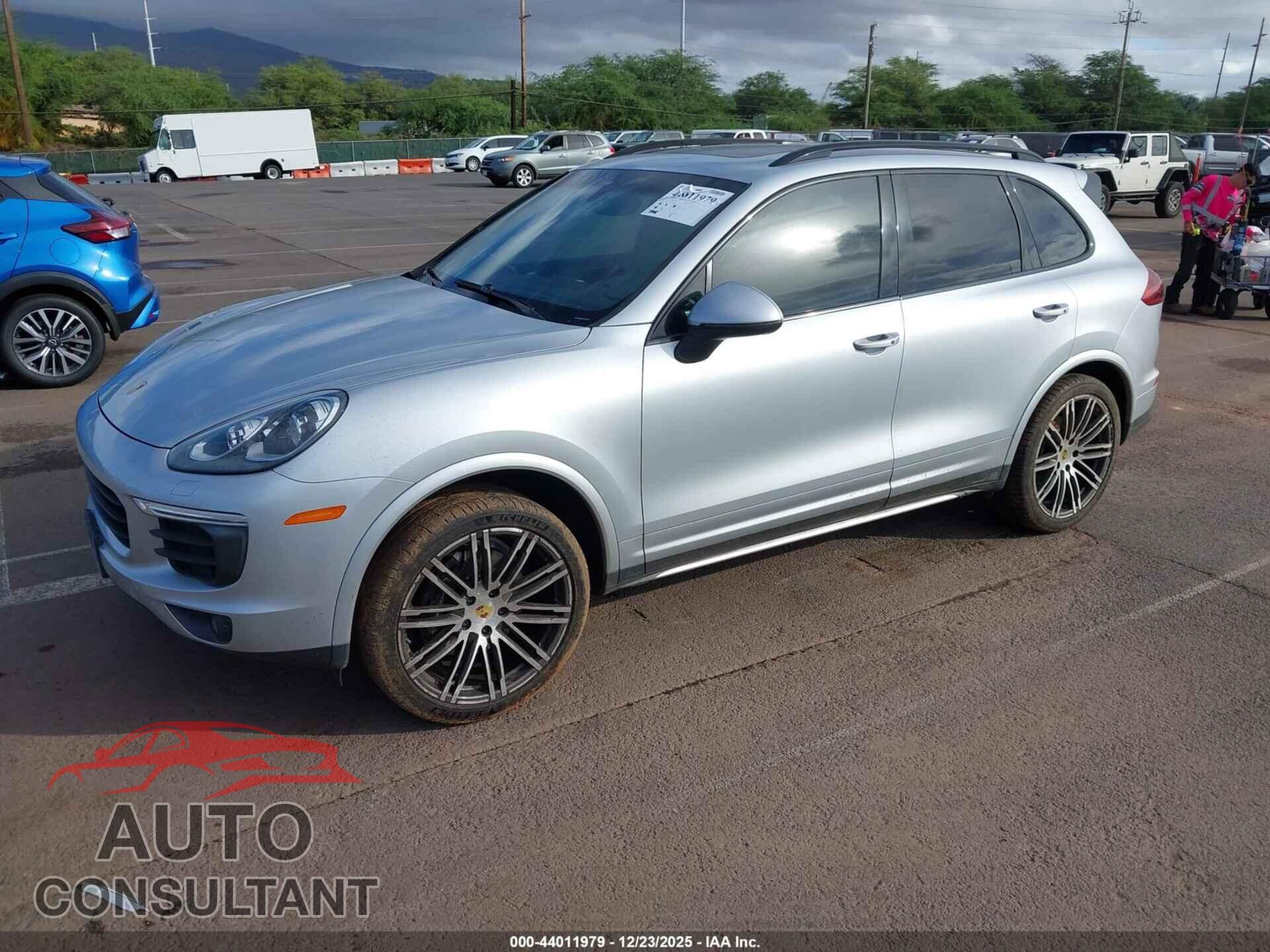 PORSCHE CAYENNE 2017 - WP1AA2A28HKA84614