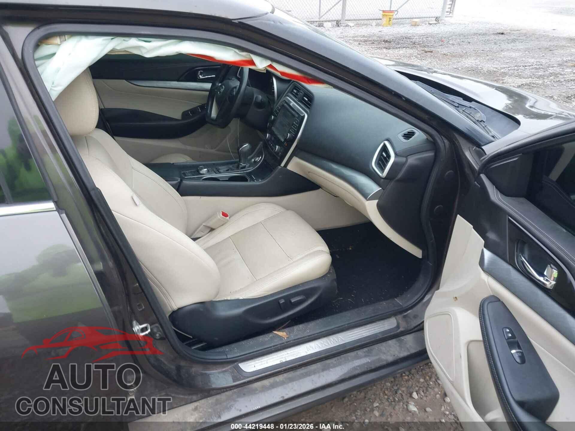 NISSAN MAXIMA 2016 - 1N4AA6AP1GC387222