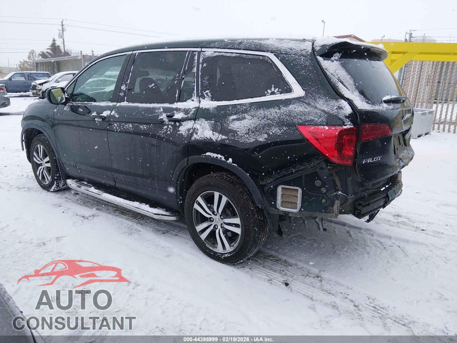 HONDA PILOT 2017 - 5FNYF6H79HB048471