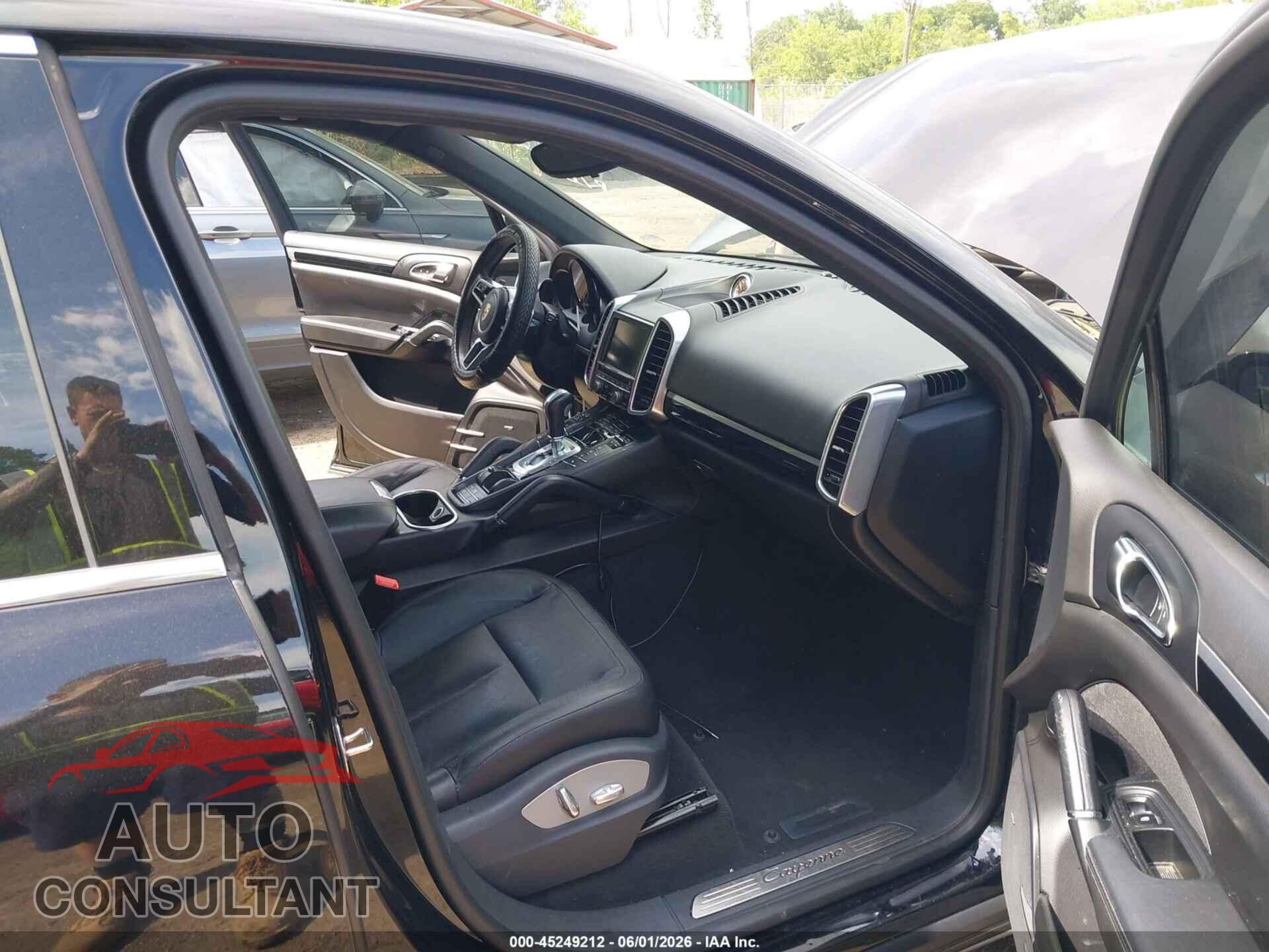 PORSCHE CAYENNE 2016 - WP1AA2A29GLA10546