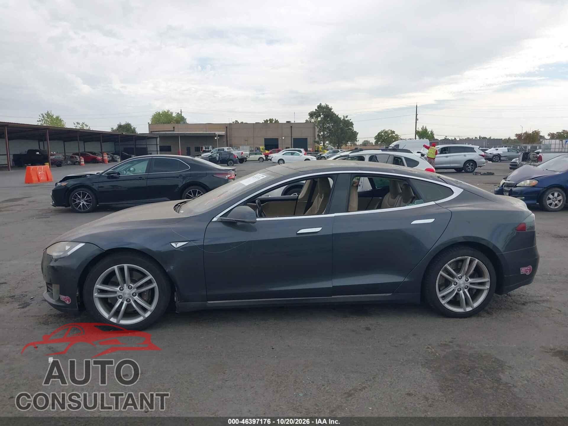 TESLA MODEL S 2015 - 5YJSA1E13FF117367