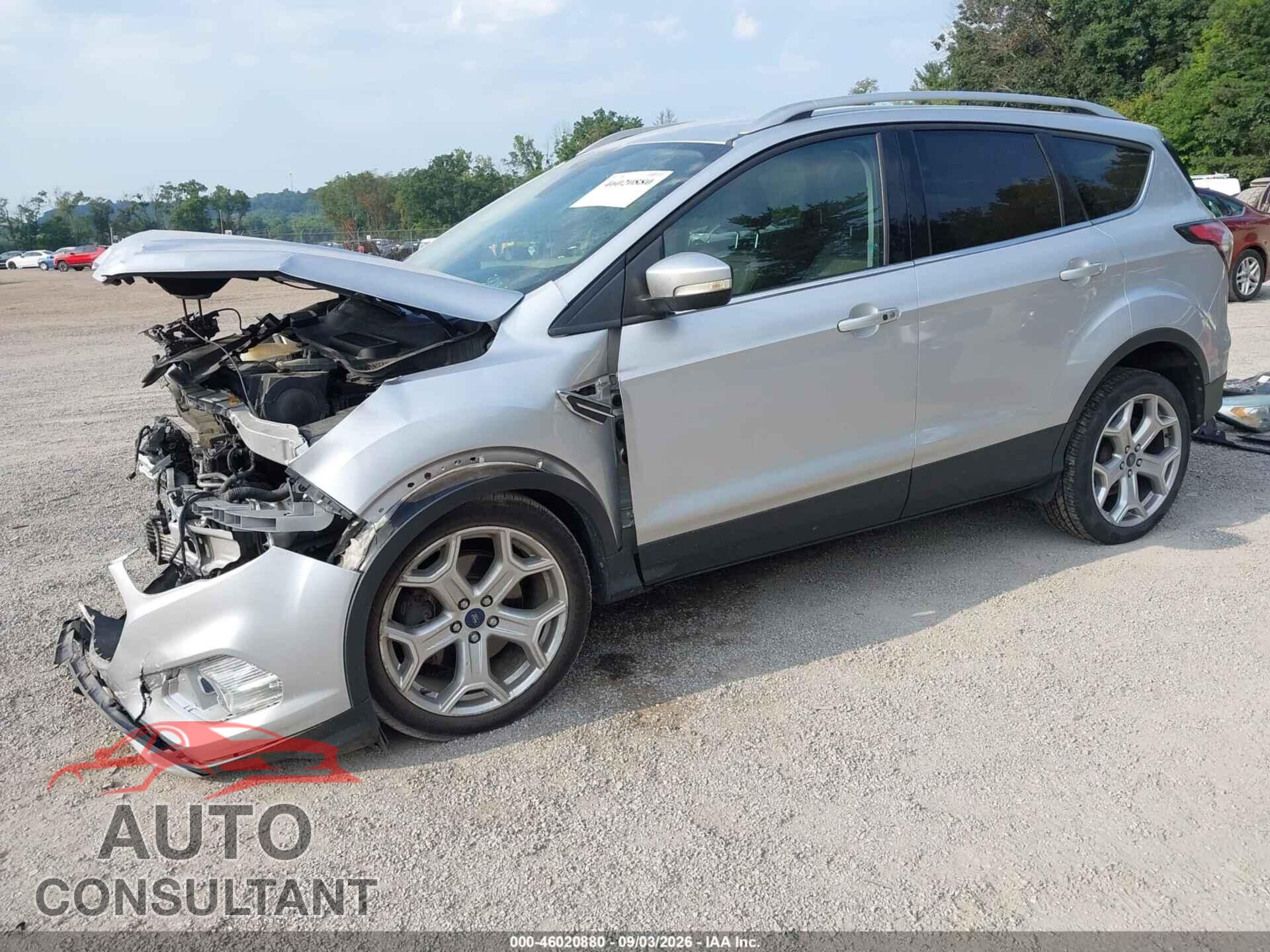 FORD ESCAPE 2017 - 1FMCU9J97HUD17356