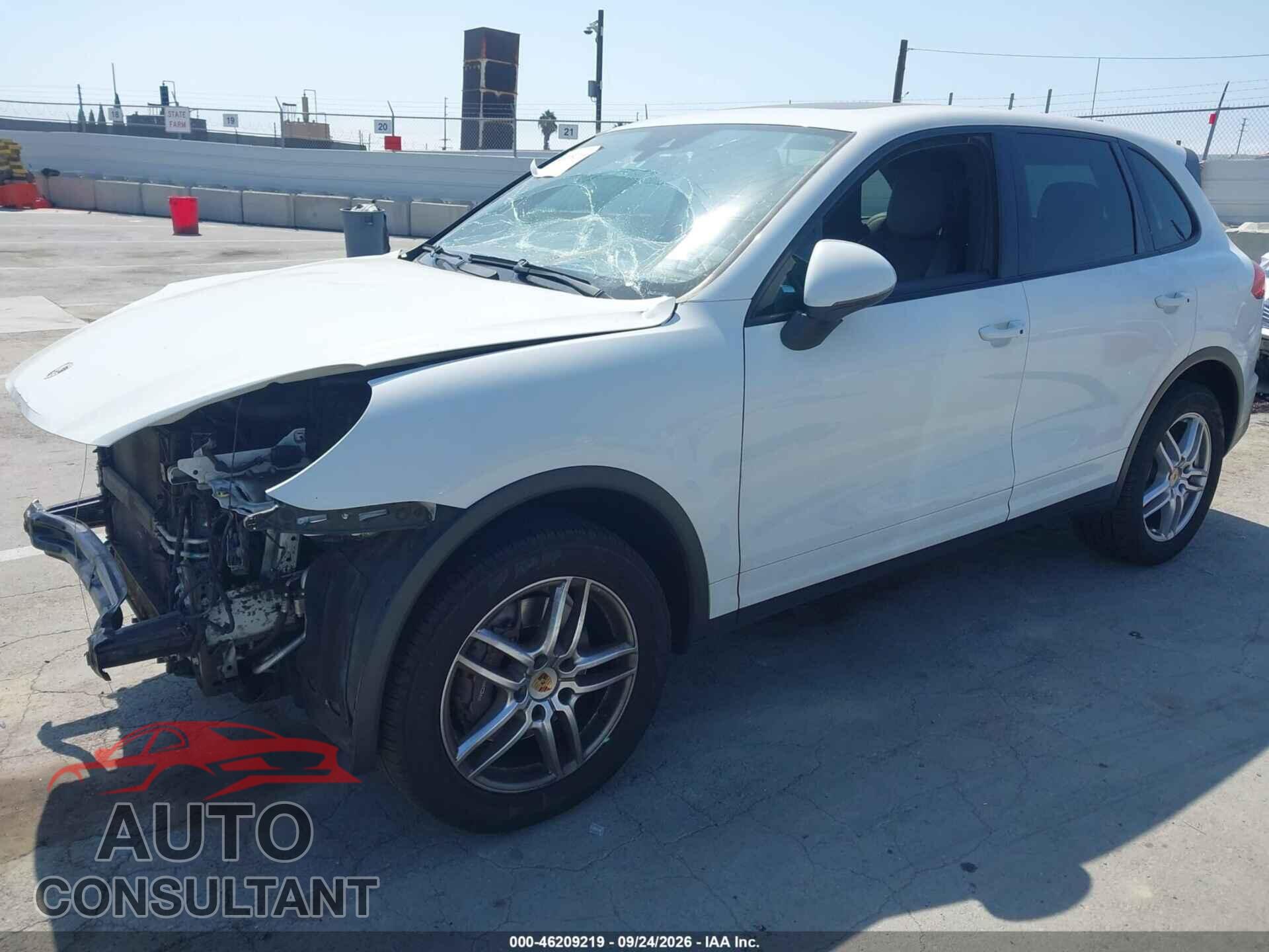 PORSCHE CAYENNE 2016 - WP1AA2A28GKA12259