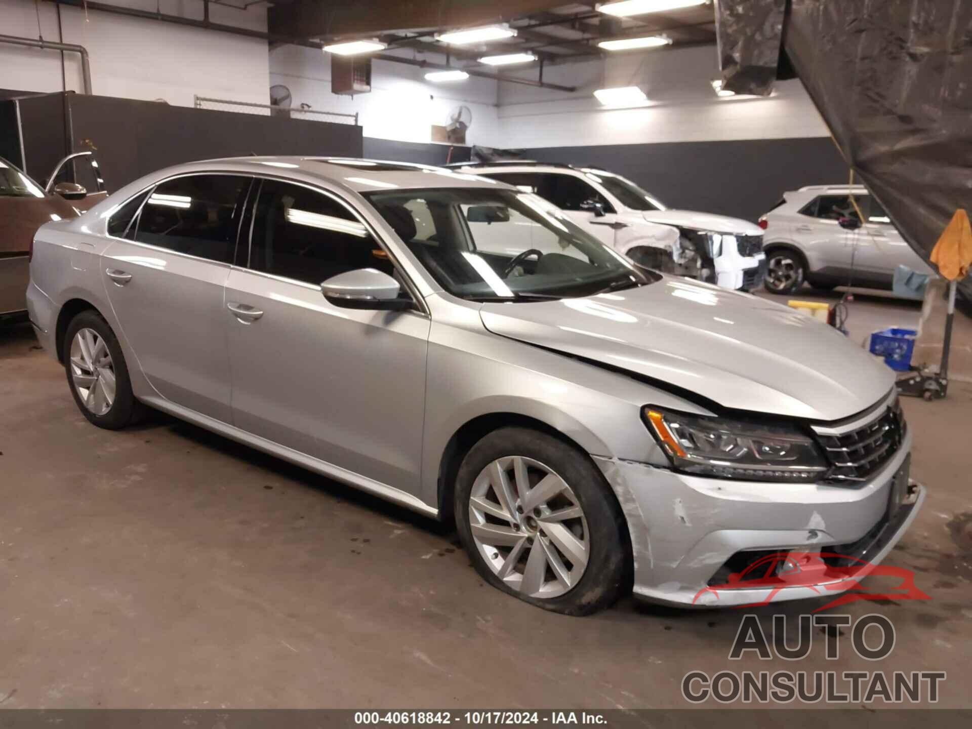 VOLKSWAGEN PASSAT 2018 - 1VWBA7A30JC045010