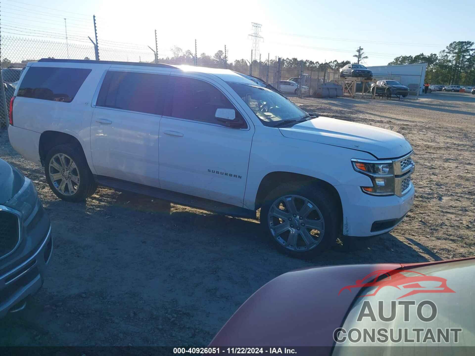 CHEVROLET SUBURBAN 2019 - 1GNSKHKC7KR120148