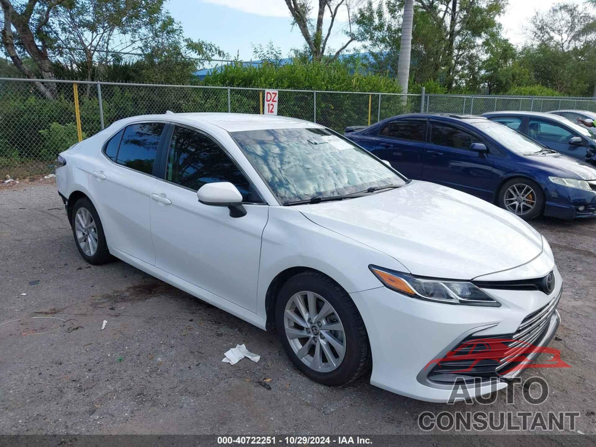 TOYOTA CAMRY 2021 - 4T1C11AK6MU544920