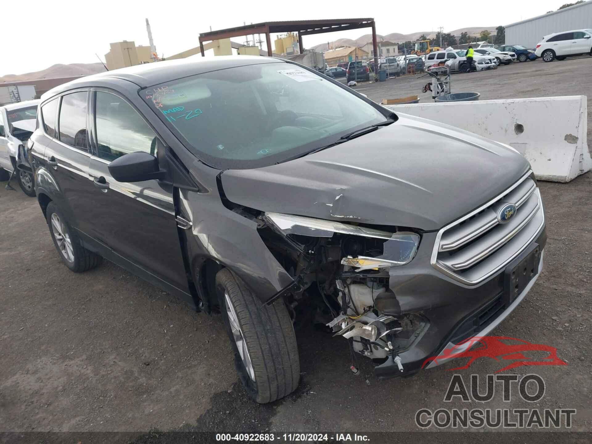 FORD ESCAPE 2017 - 1FMCU0GD1HUA51064