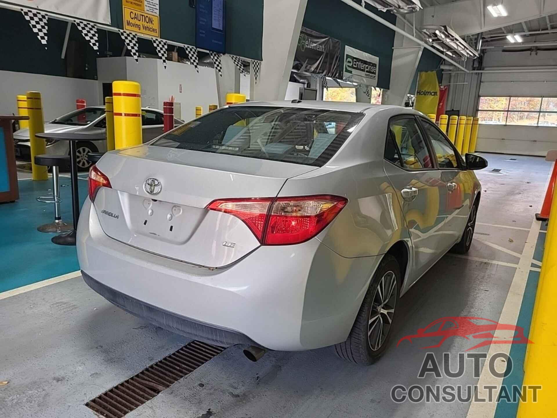 TOYOTA COROLLA 2018 - 2T1BURHE2JC096481