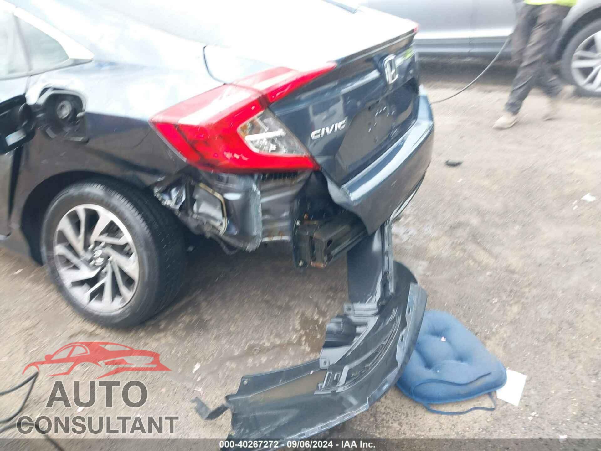 HONDA CIVIC 2018 - 2HGFC2F71JH516643