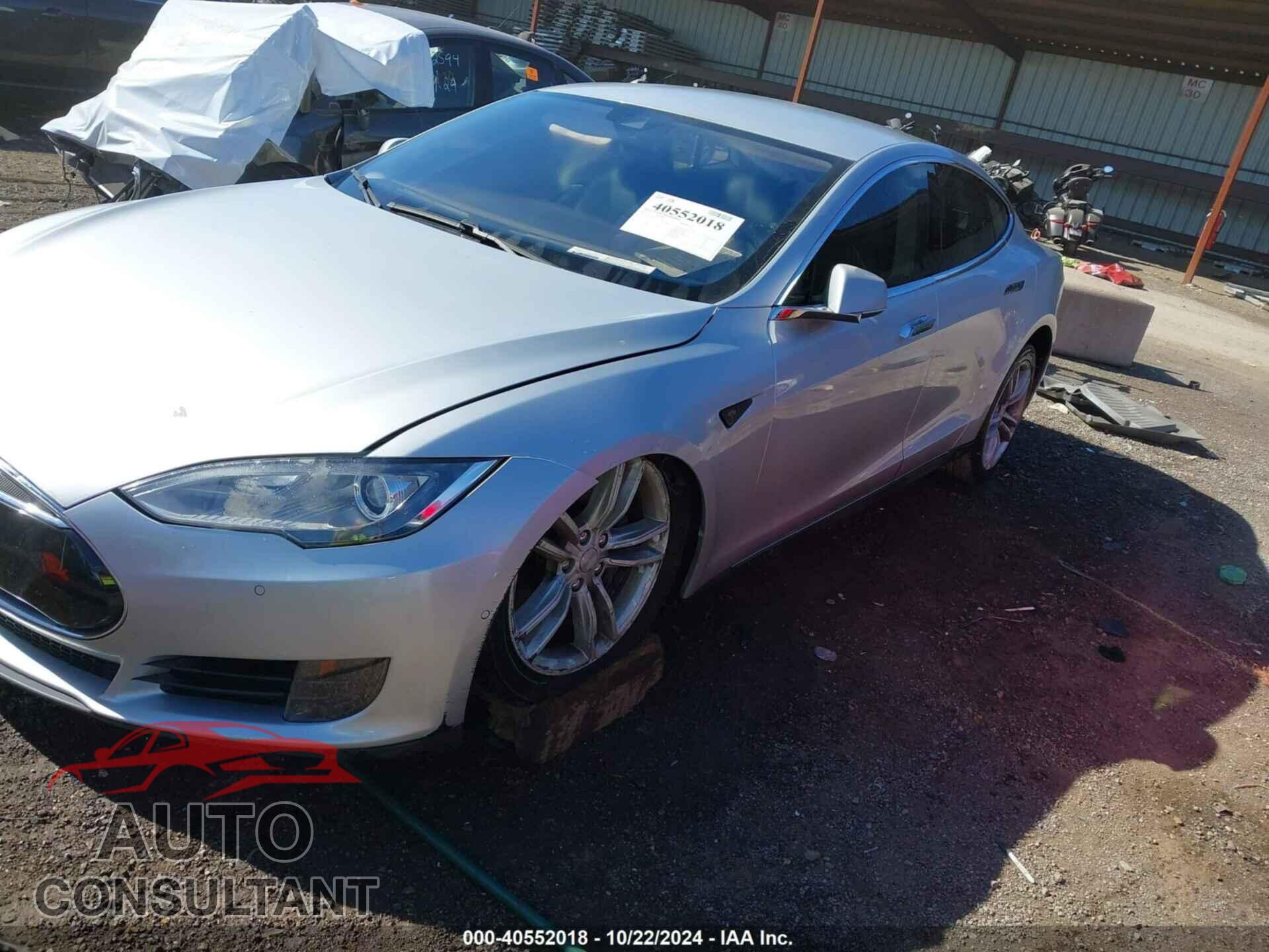 TESLA MODEL S 2015 - 5YJSA1E25FF111739