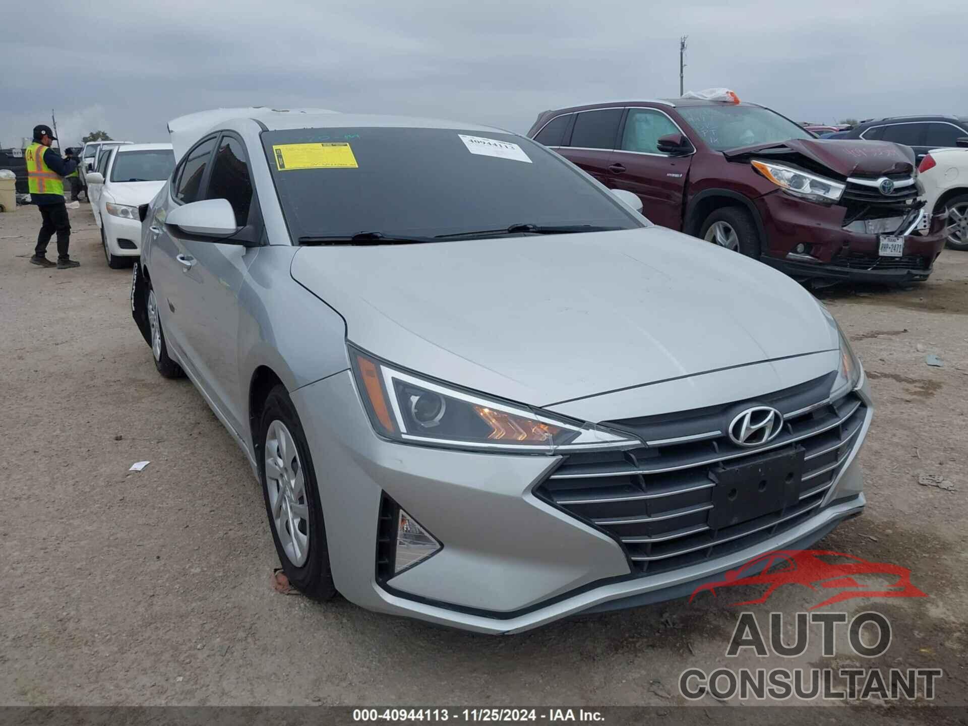 HYUNDAI ELANTRA 2019 - 5NPD74LF2KH495926