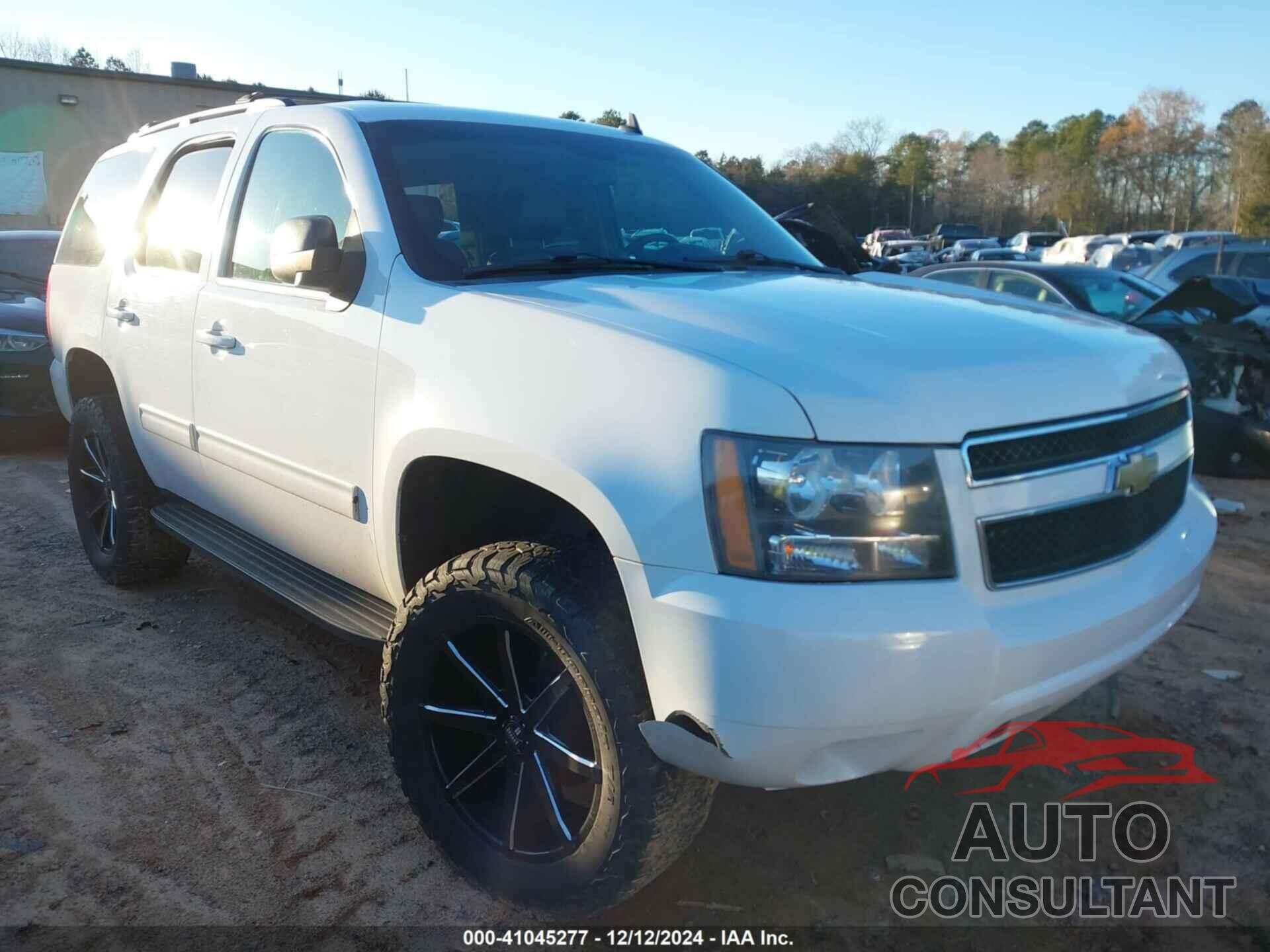 CHEVROLET TAHOE 2011 - 1GNSKAE00BR397457