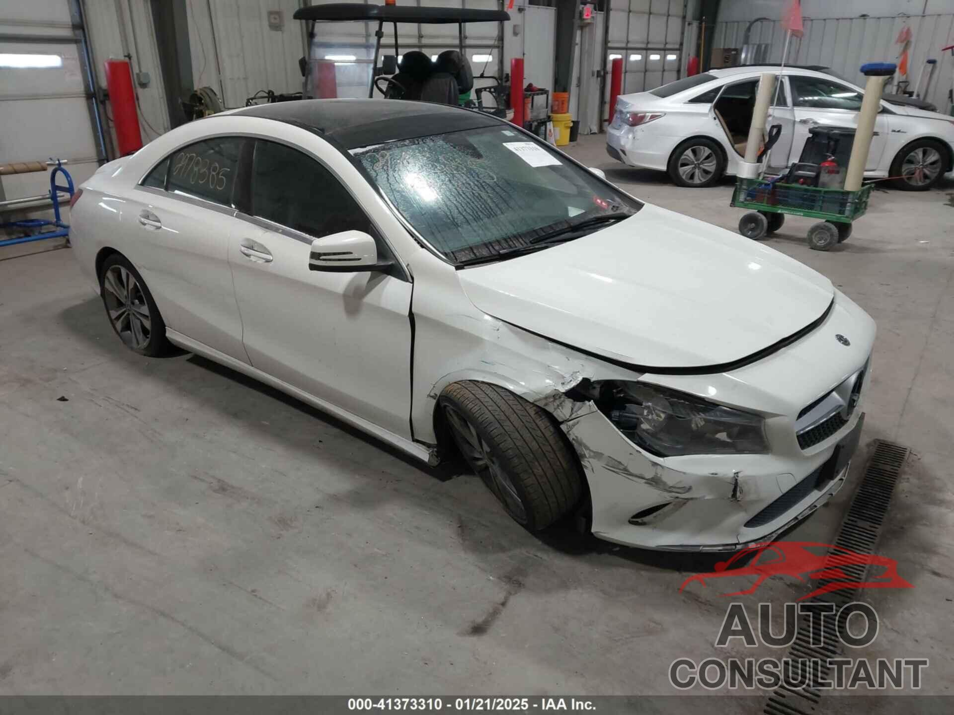 MERCEDES-BENZ CLA 250 2018 - WDDSJ4GB0JN590621