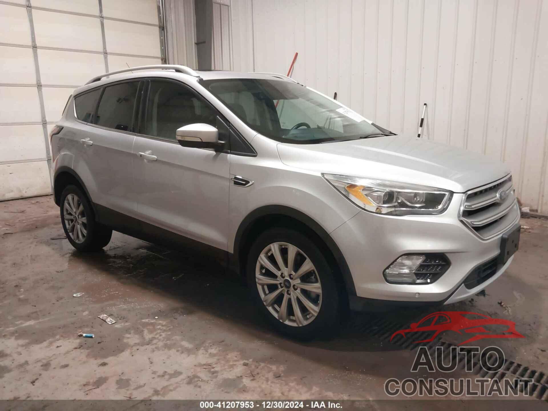 FORD ESCAPE 2017 - 1FMCU9J94HUE15857