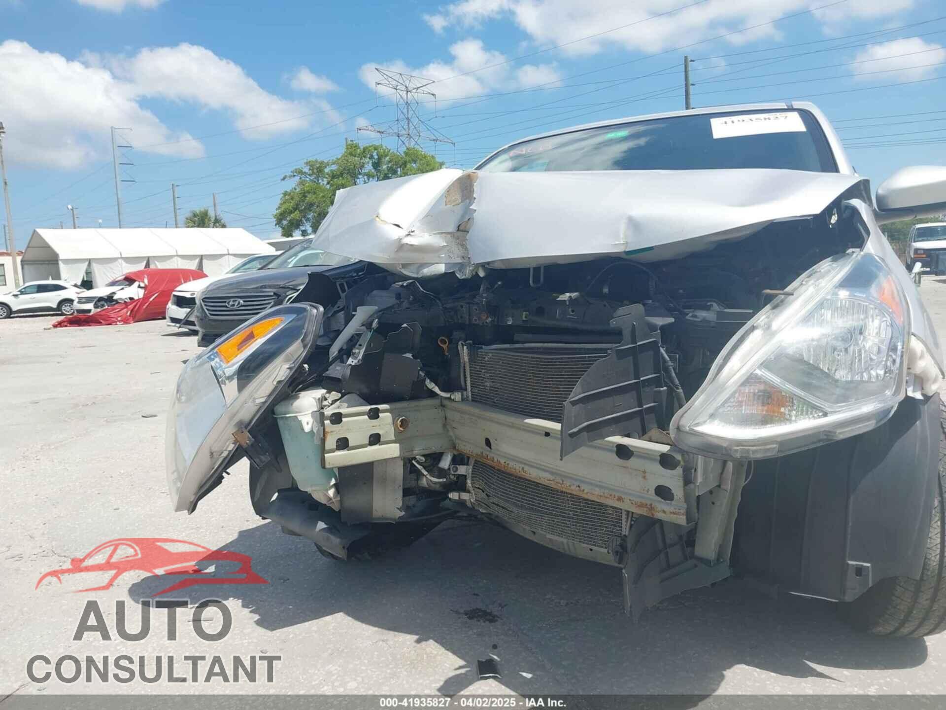 NISSAN VERSA 2019 - 3N1CN7AP3KL856176