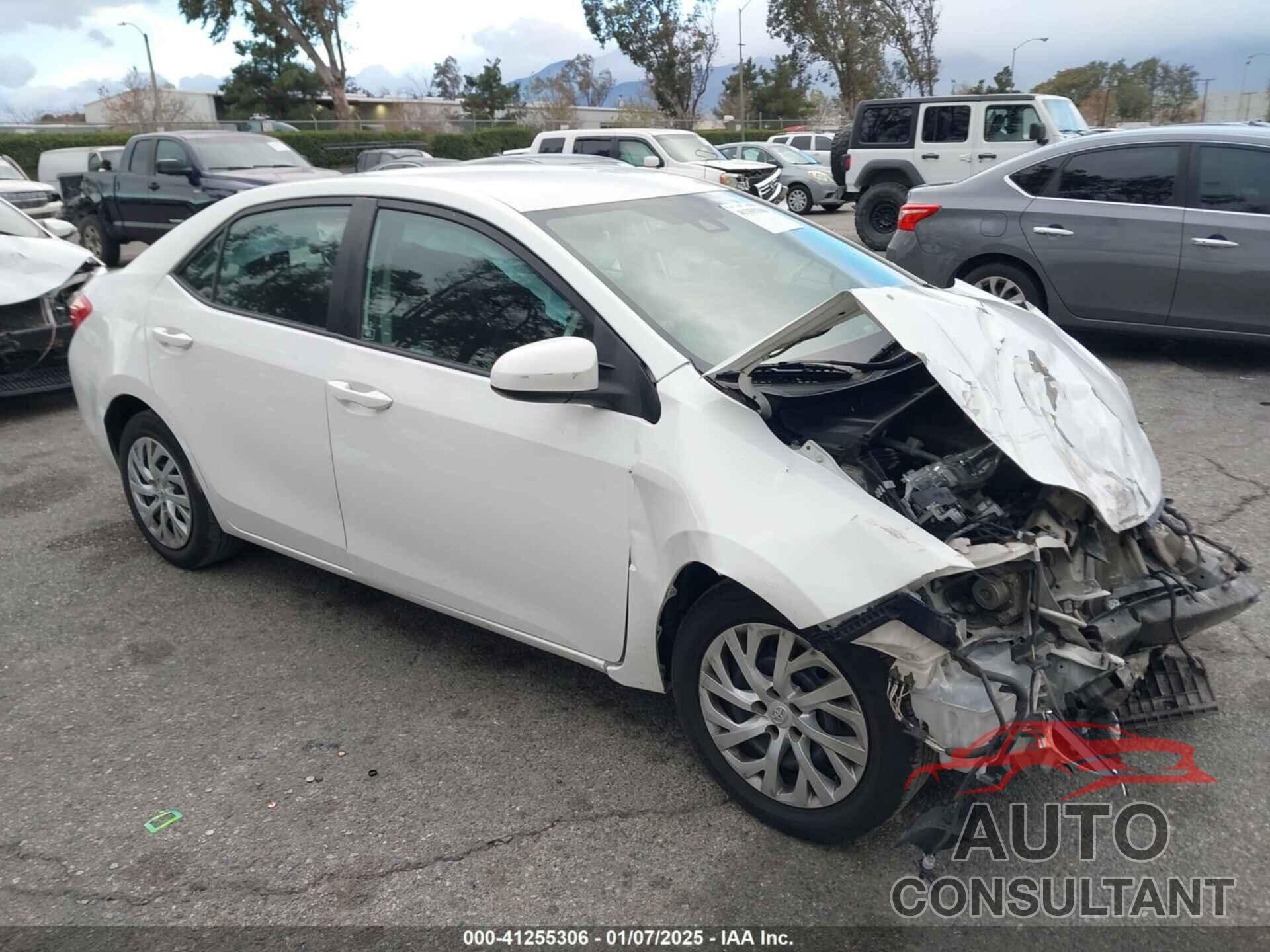 TOYOTA COROLLA 2018 - 5YFBURHE2JP836126