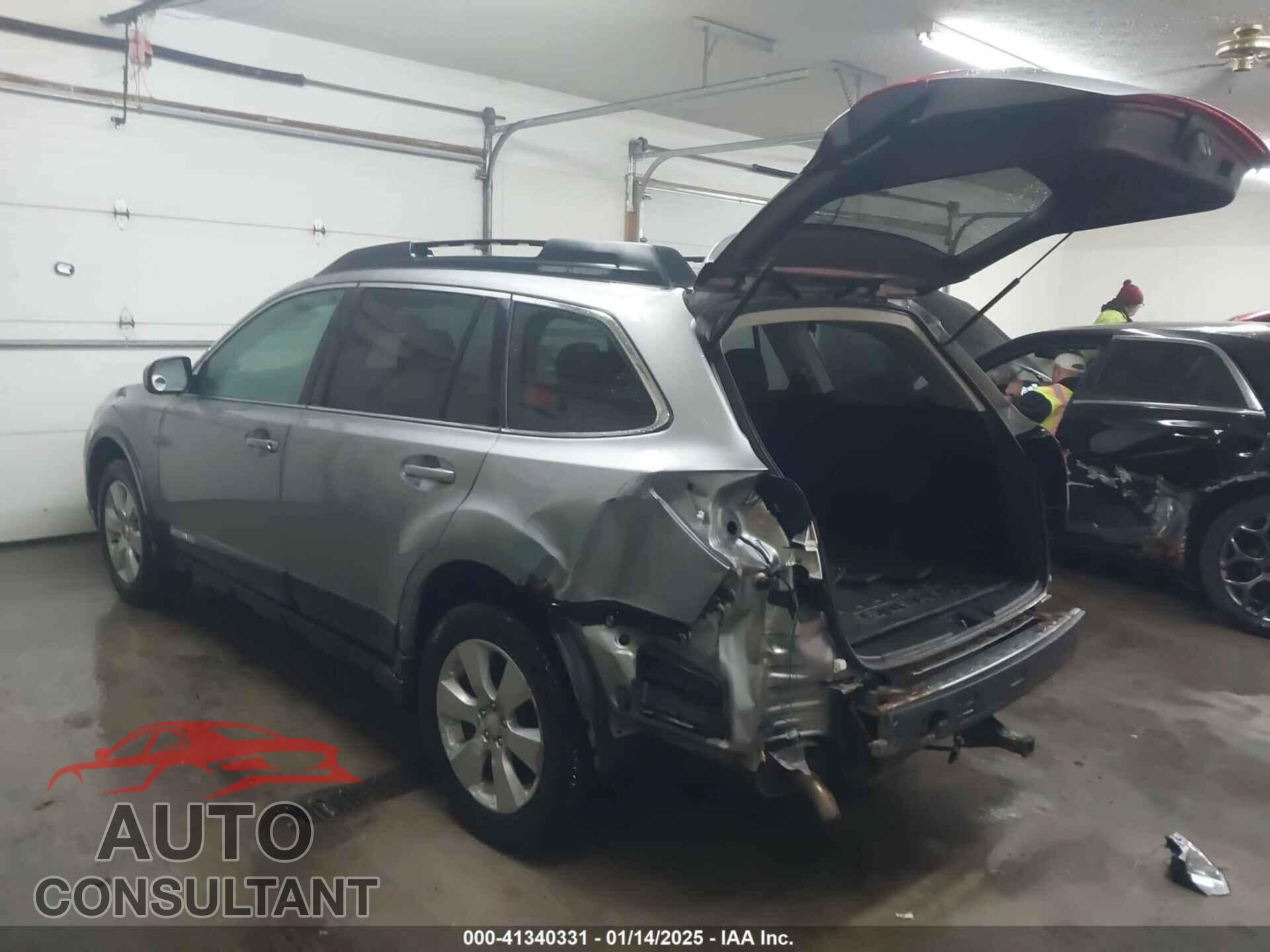 SUBARU OUTBACK 2010 - 4S4BRBGC8A3325775