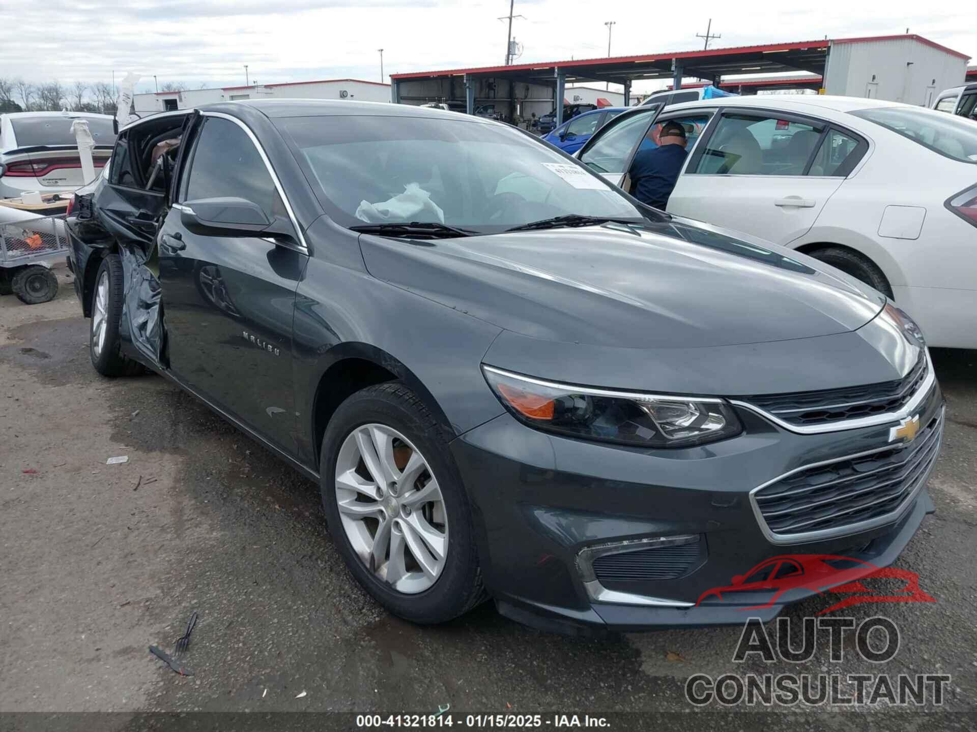 CHEVROLET MALIBU 2017 - 1G1ZE5ST4HF218425